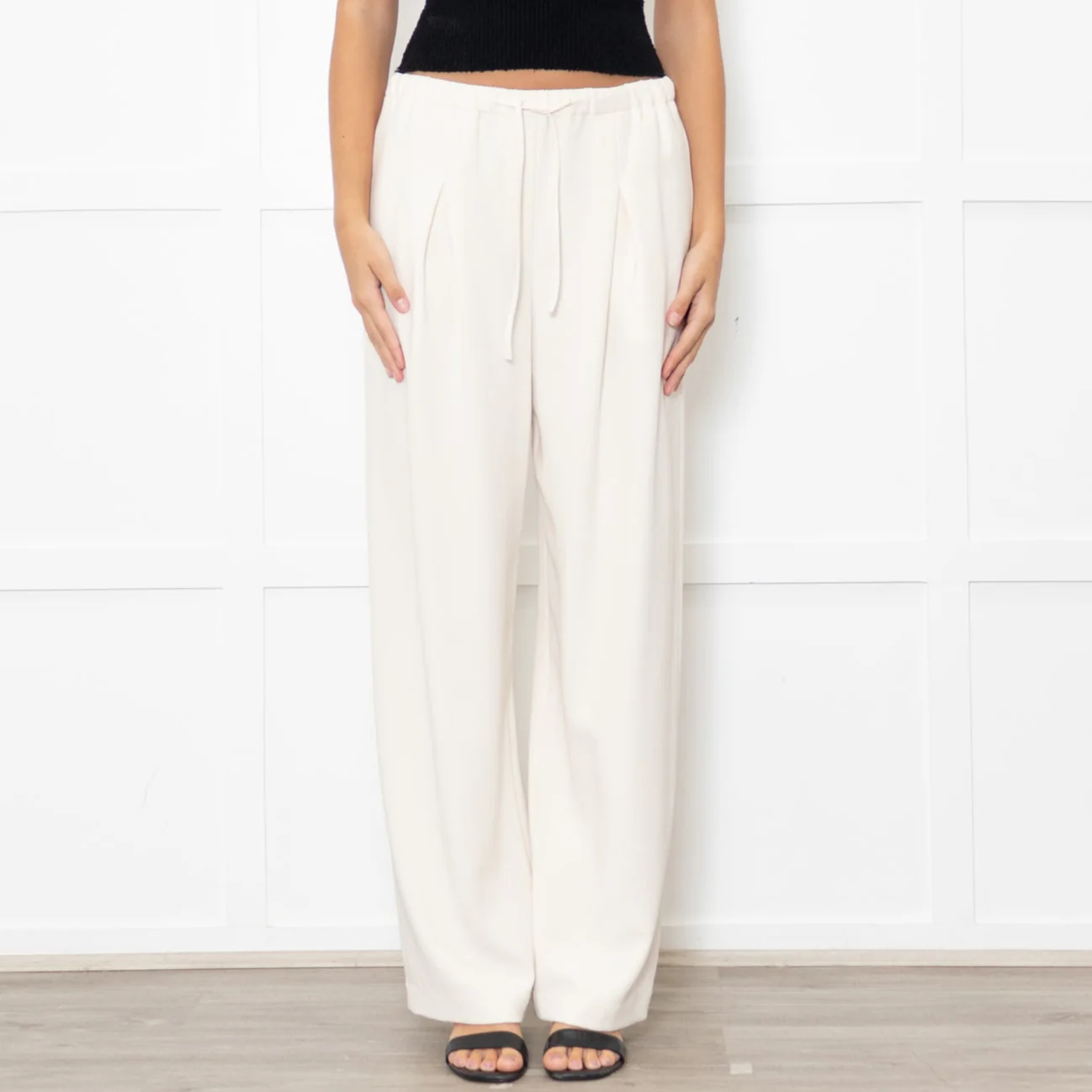 Theory Cream Drawstring Waist Tapered Trousers - Image 2