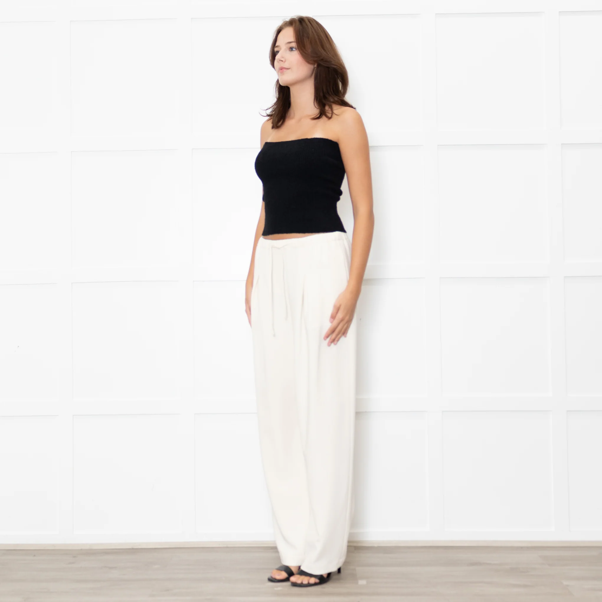 Theory Cream Drawstring Waist Tapered Trousers - Image 3