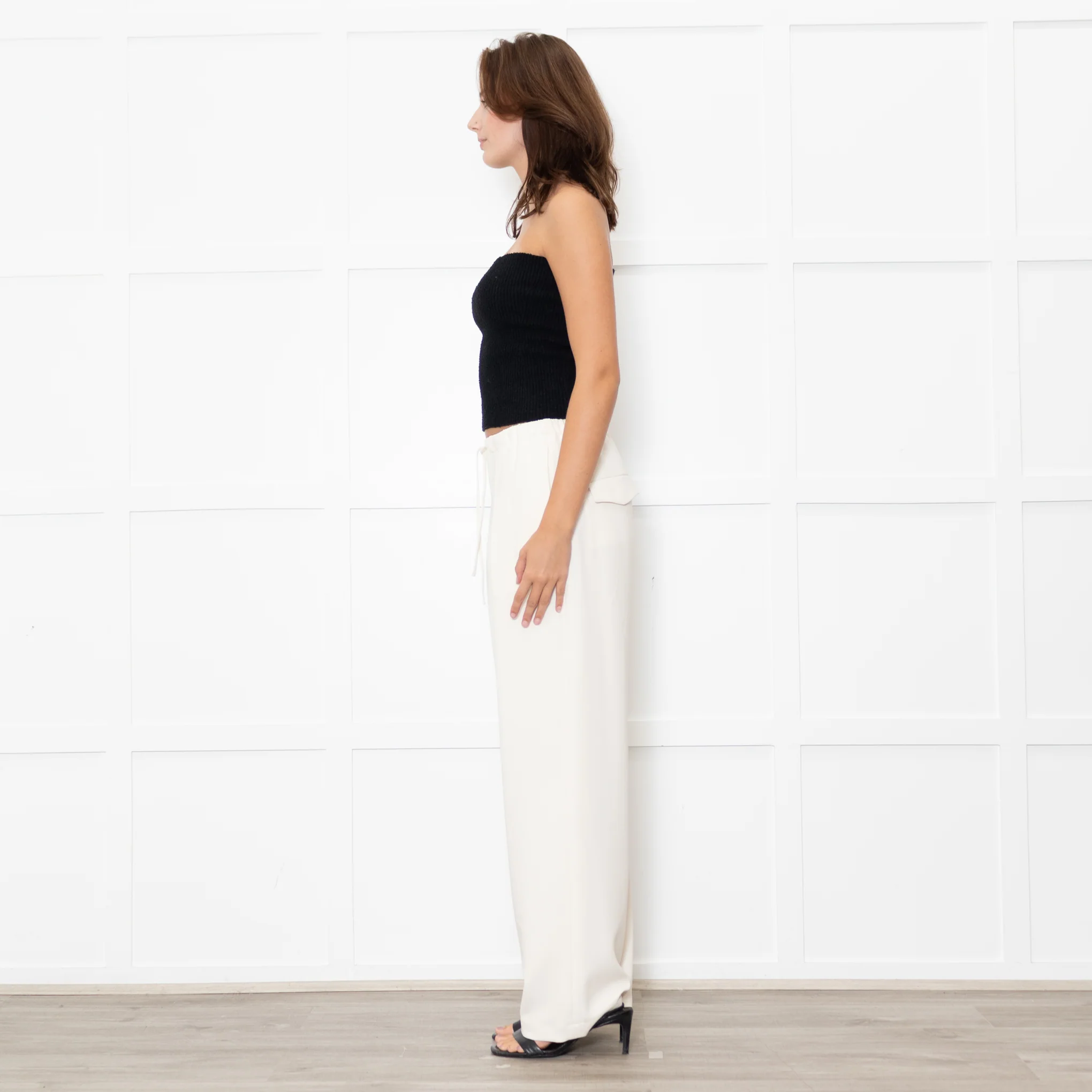 Theory Cream Drawstring Waist Tapered Trousers - Image 4