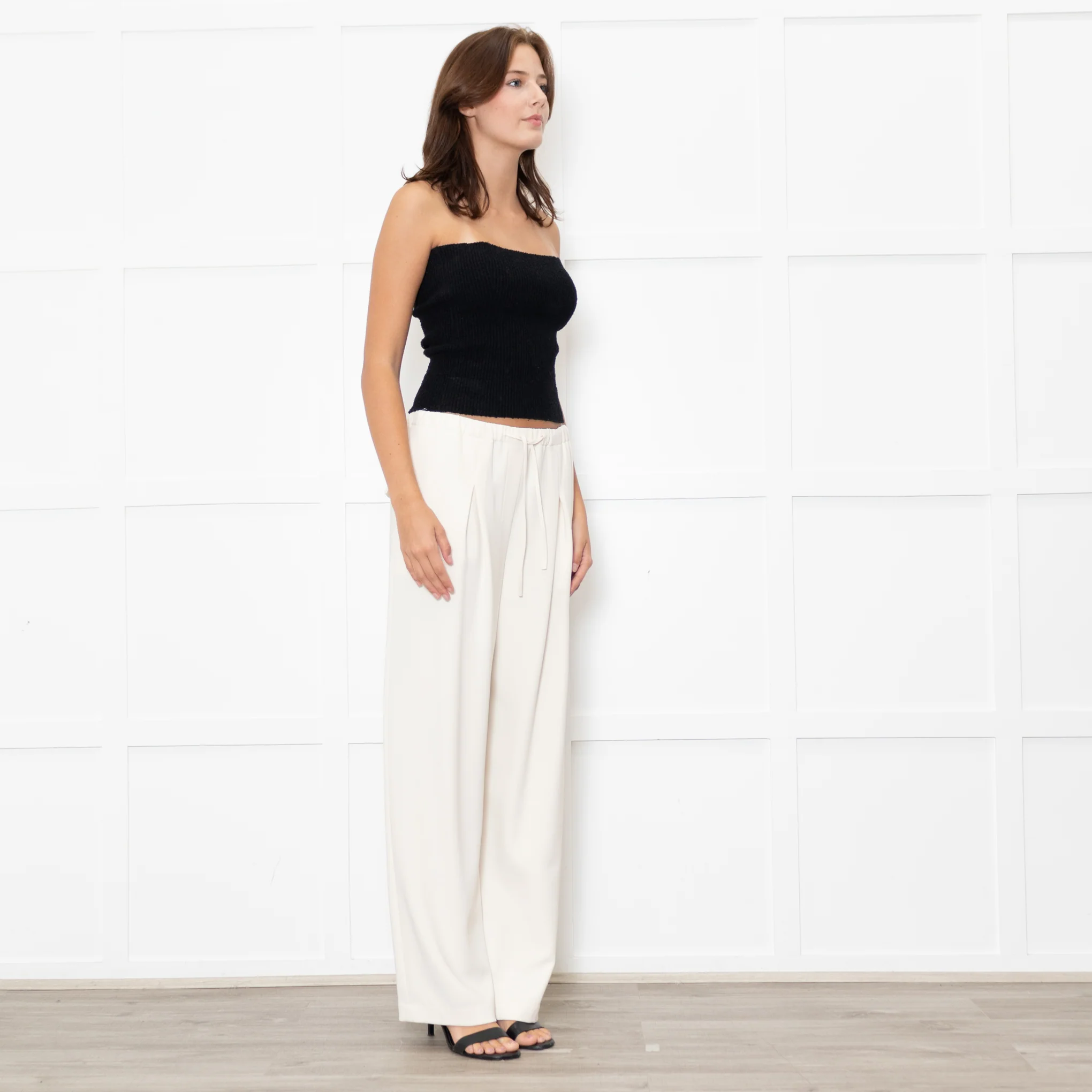 Theory Cream Drawstring Waist Tapered Trousers - Image 7