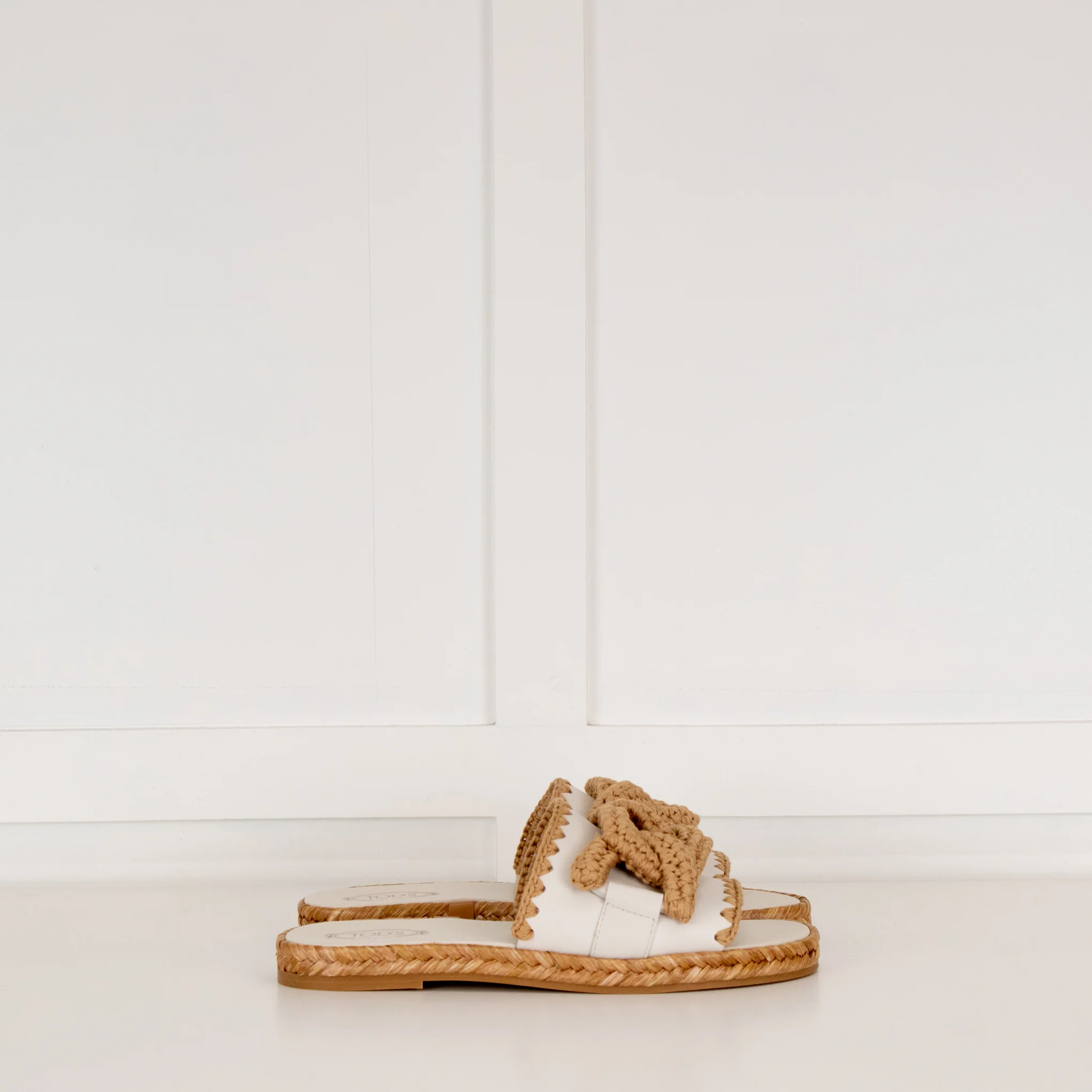 Tods Cream Beige Raffia Flat Slides - Image 5