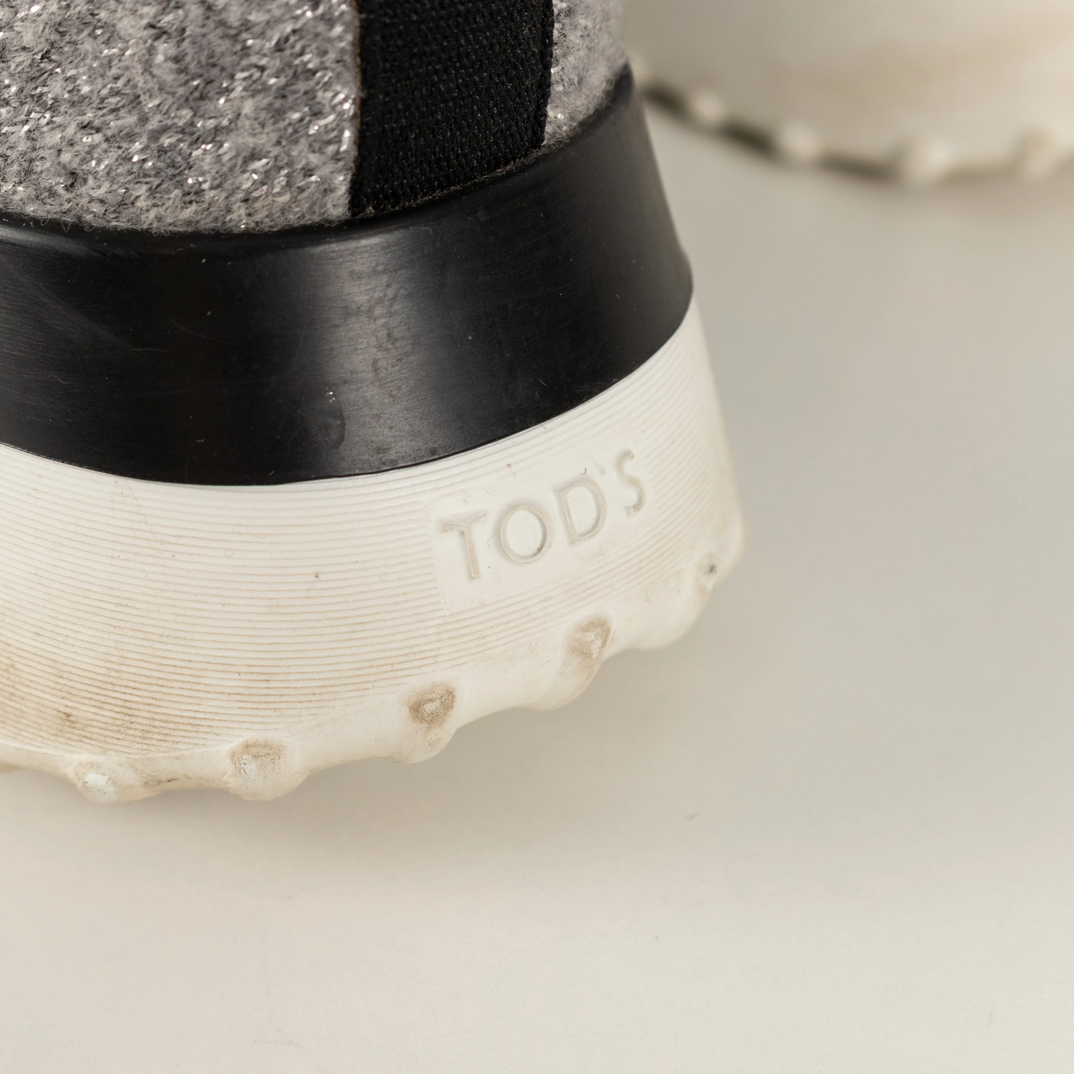 Tods Grey White Silver Lurex Knit Trainers - Image 13