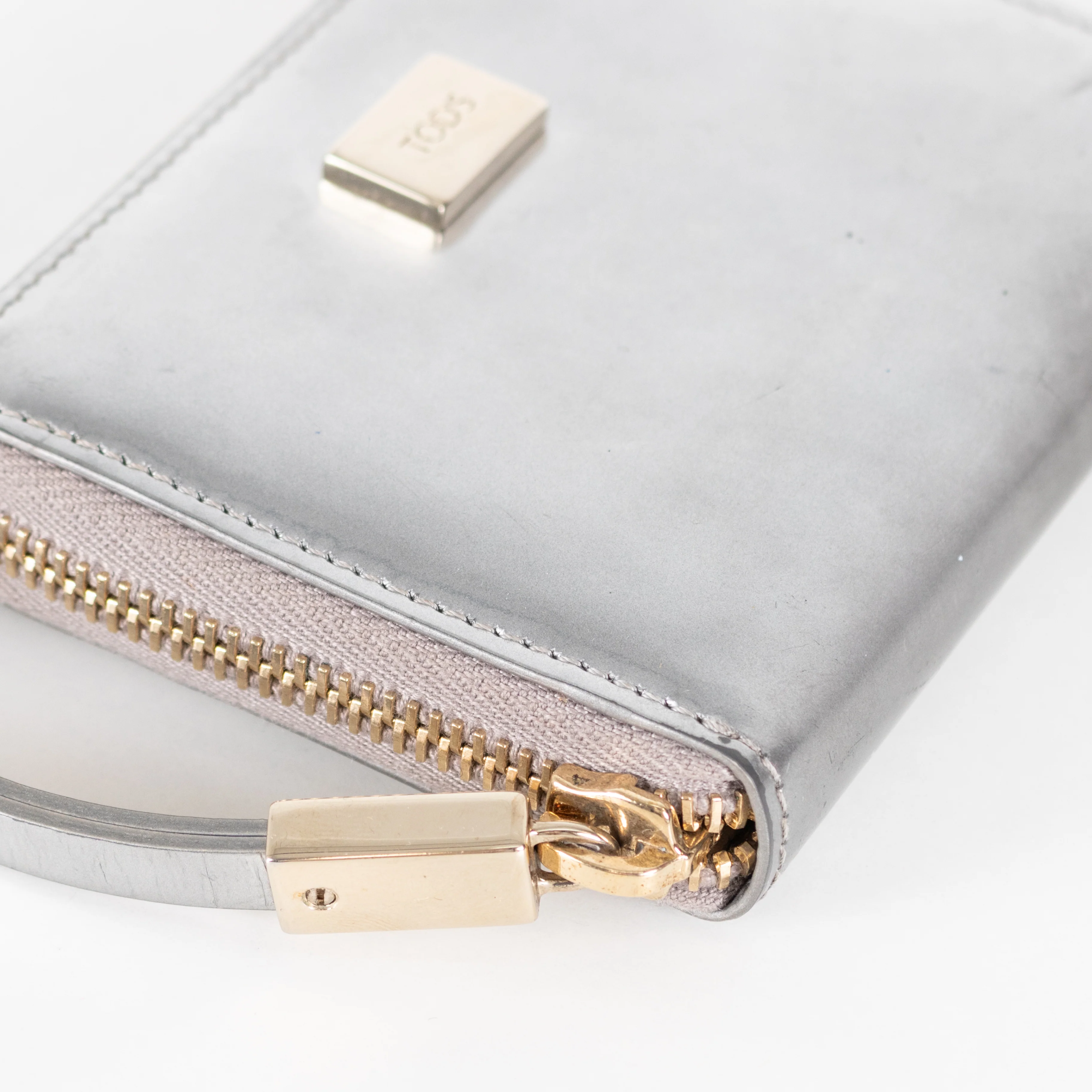 Tod's Silver Patent Leather Small Wallet - Image 8