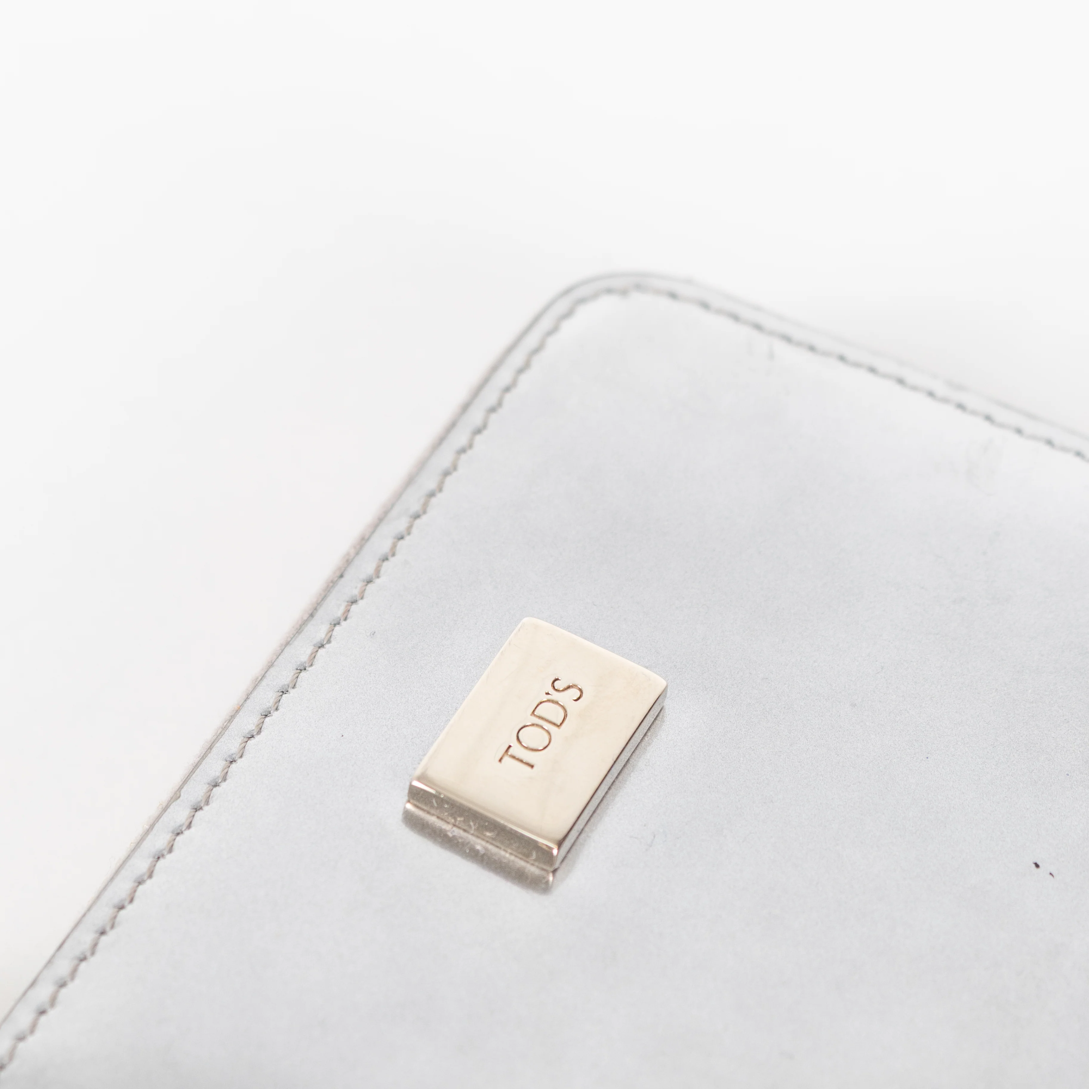 Tod's Silver Patent Leather Small Wallet - Image 9
