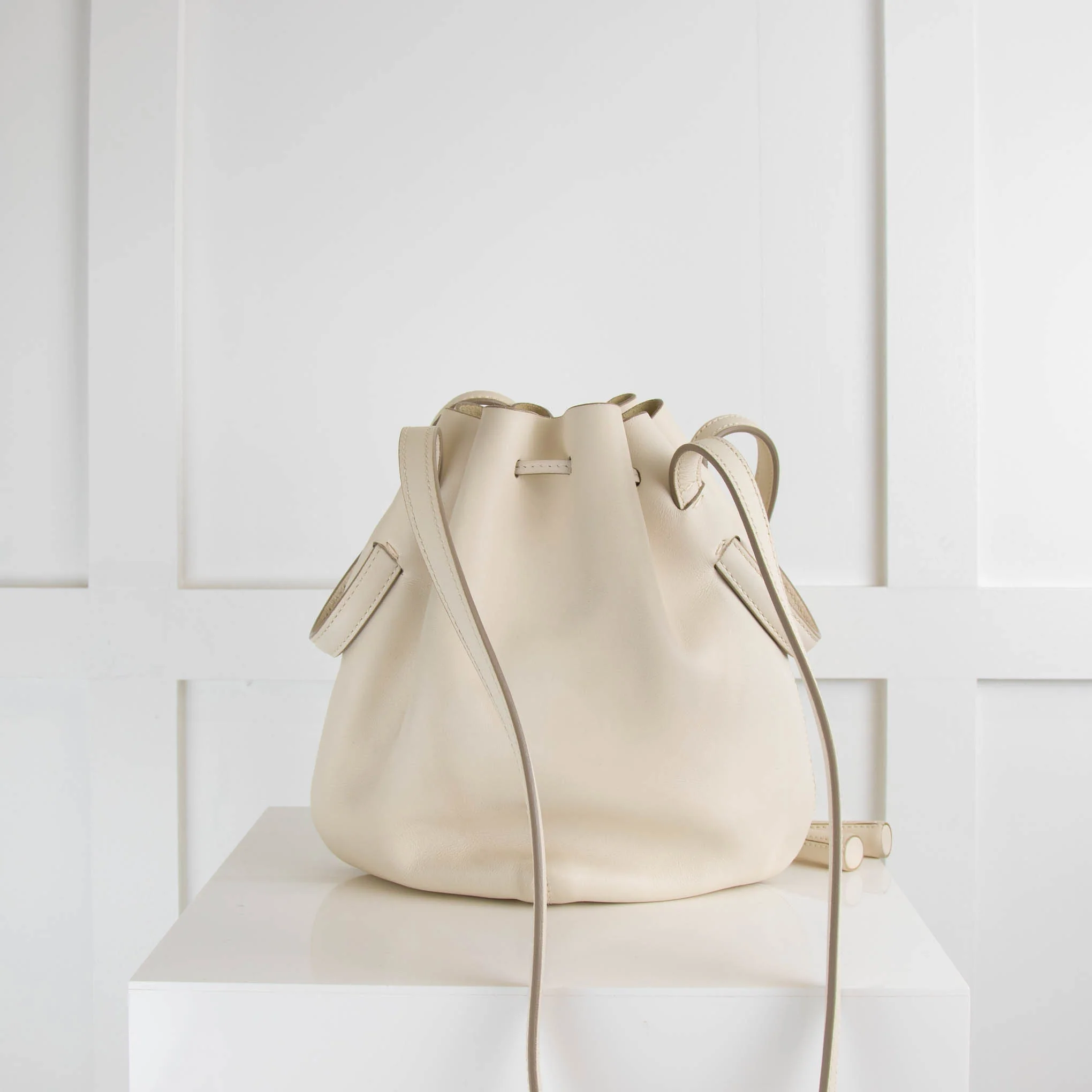 Tods White Leather Mini Bucket Bag - Image 4