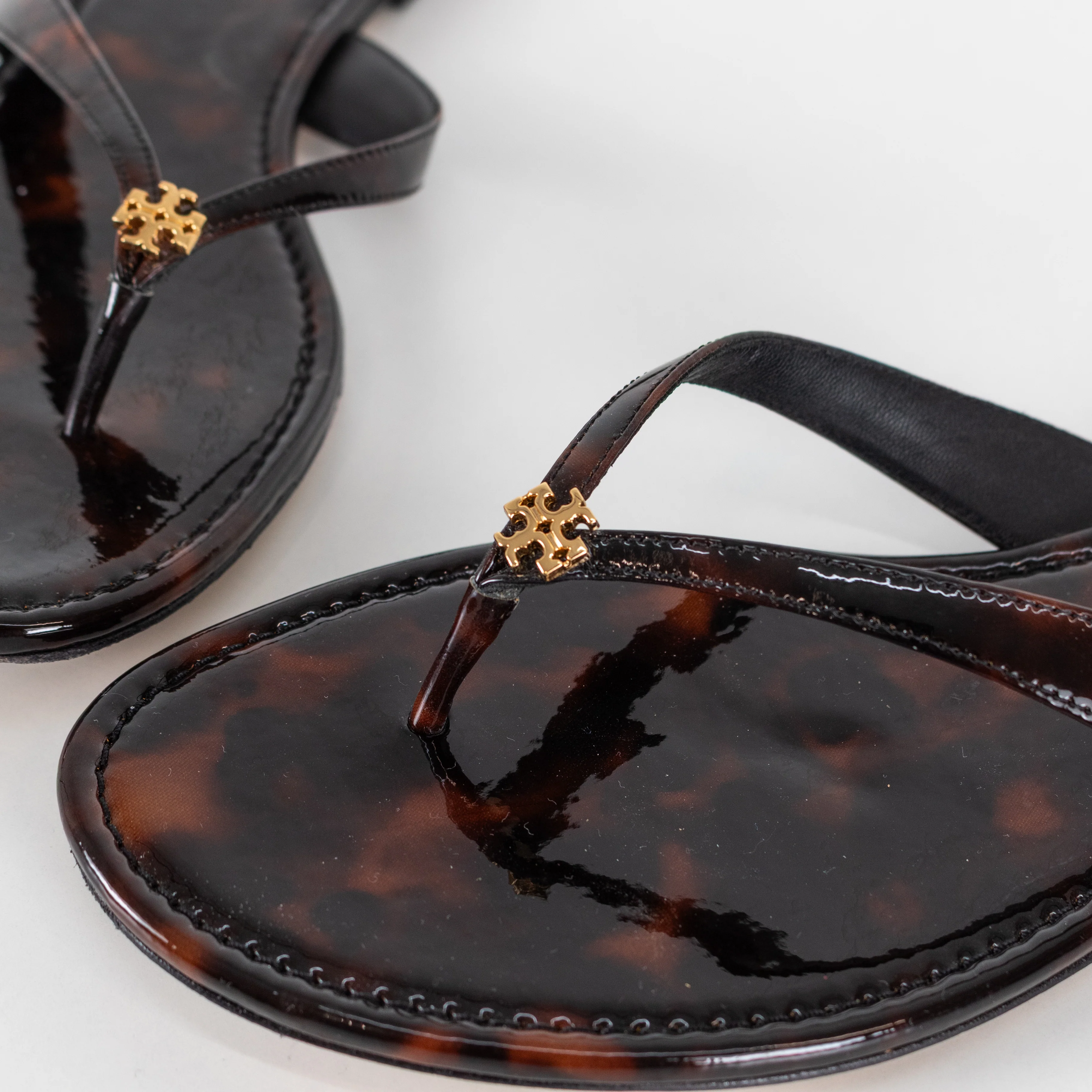 Tory Burch Tortoise Shell Patent Leather Classic Flip Flop - Image 12