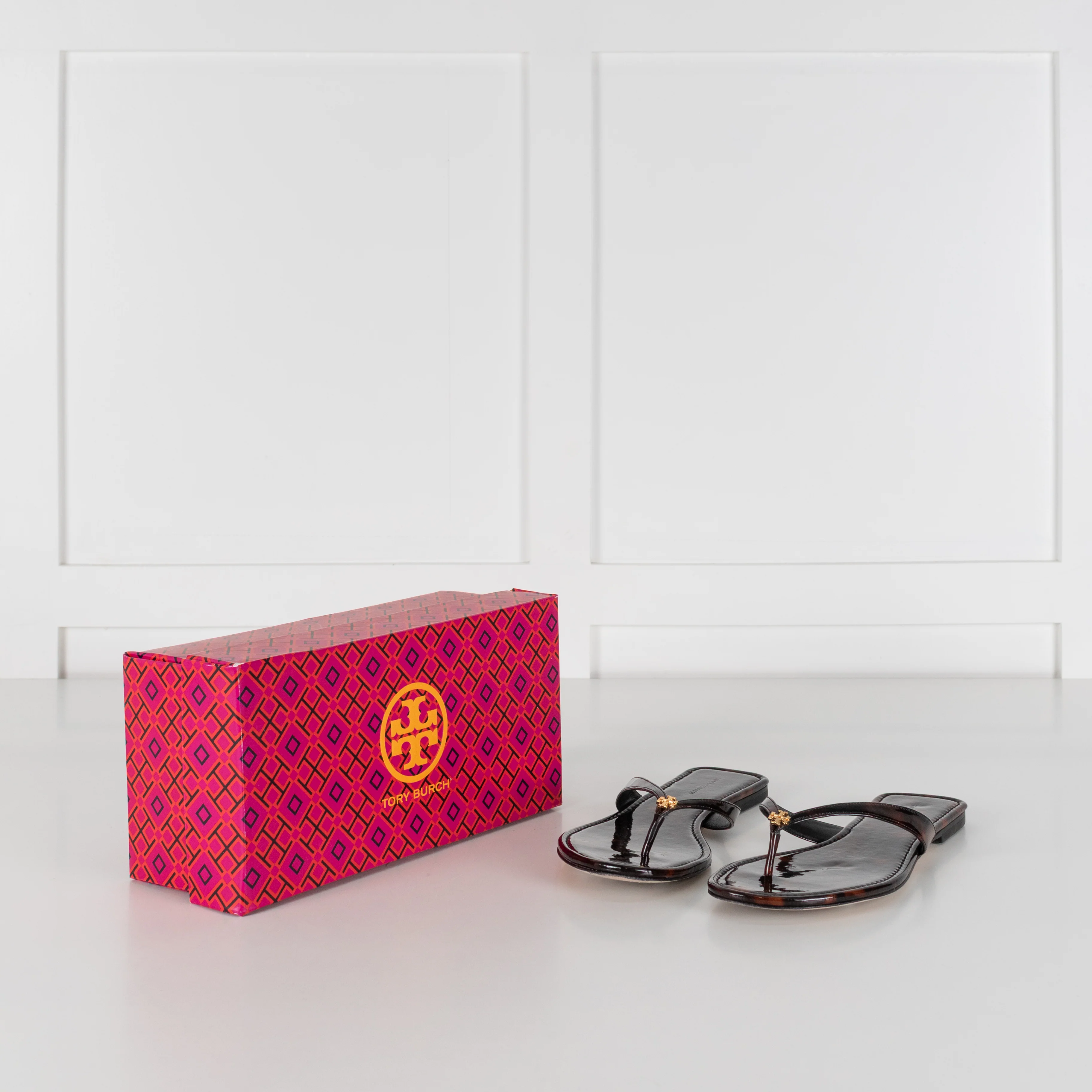 Tory Burch Tortoise Shell Patent Leather Classic Flip Flop - Image 2