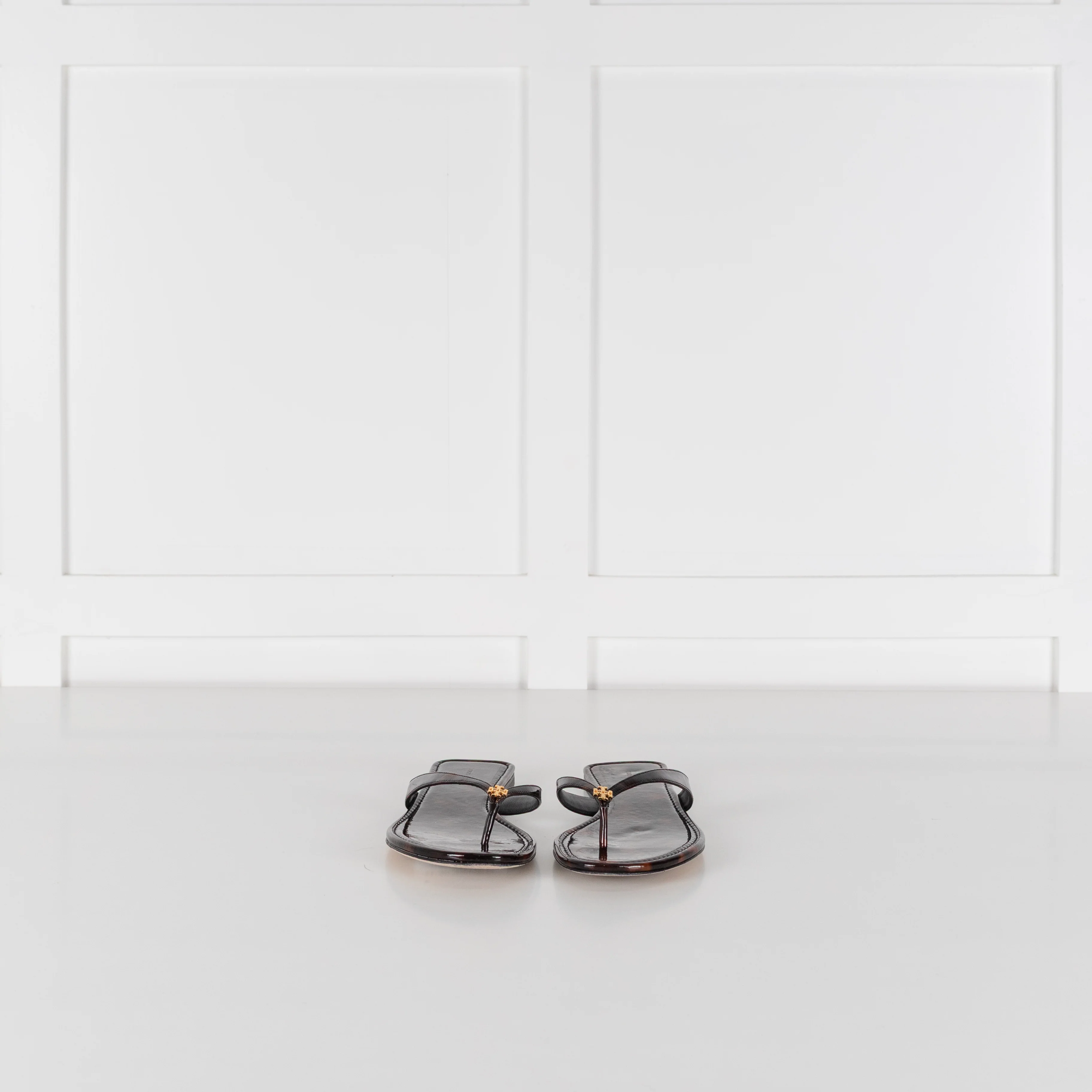 Tory Burch Tortoise Shell Patent Leather Classic Flip Flop - Image 3