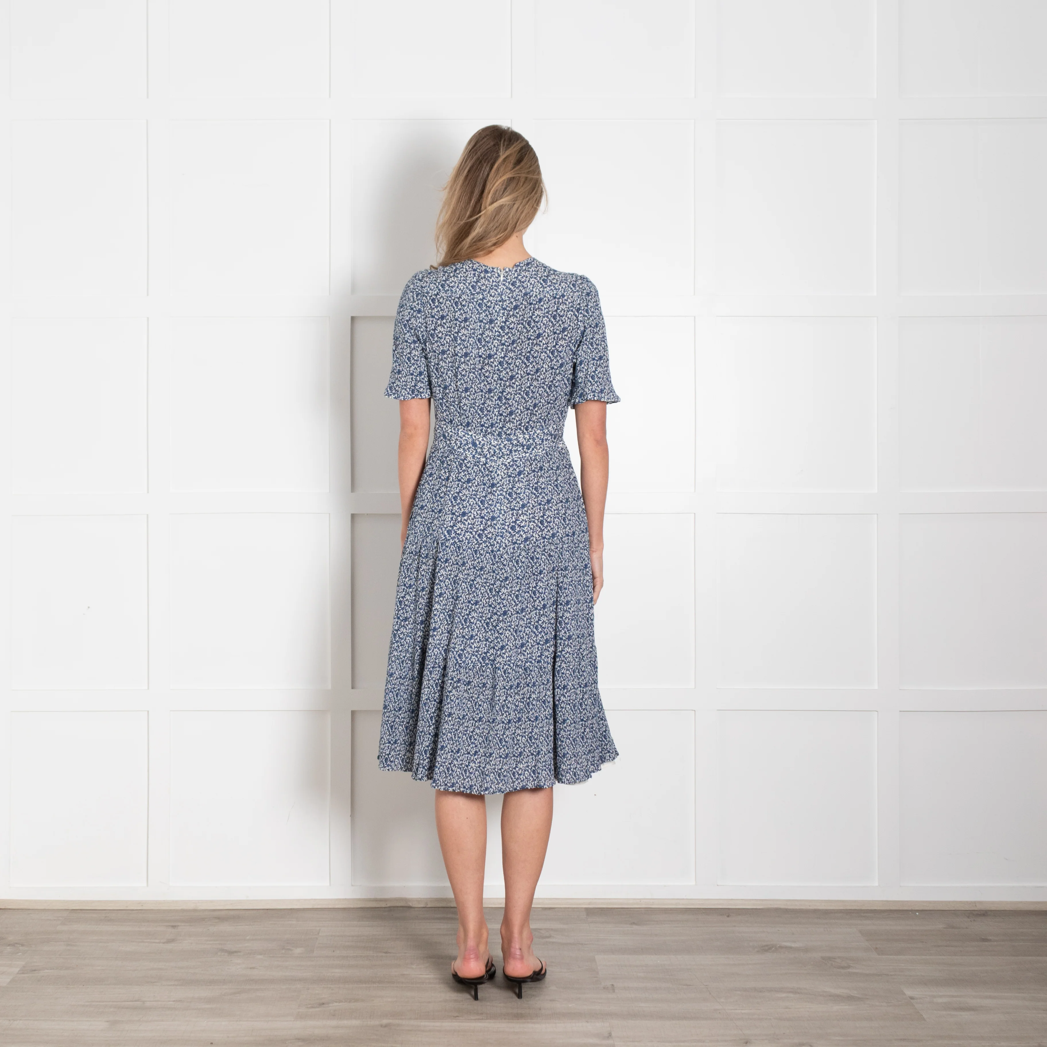 Tory Burch White Blue Ditzy Floral Short Sleeve Dress - Image 5