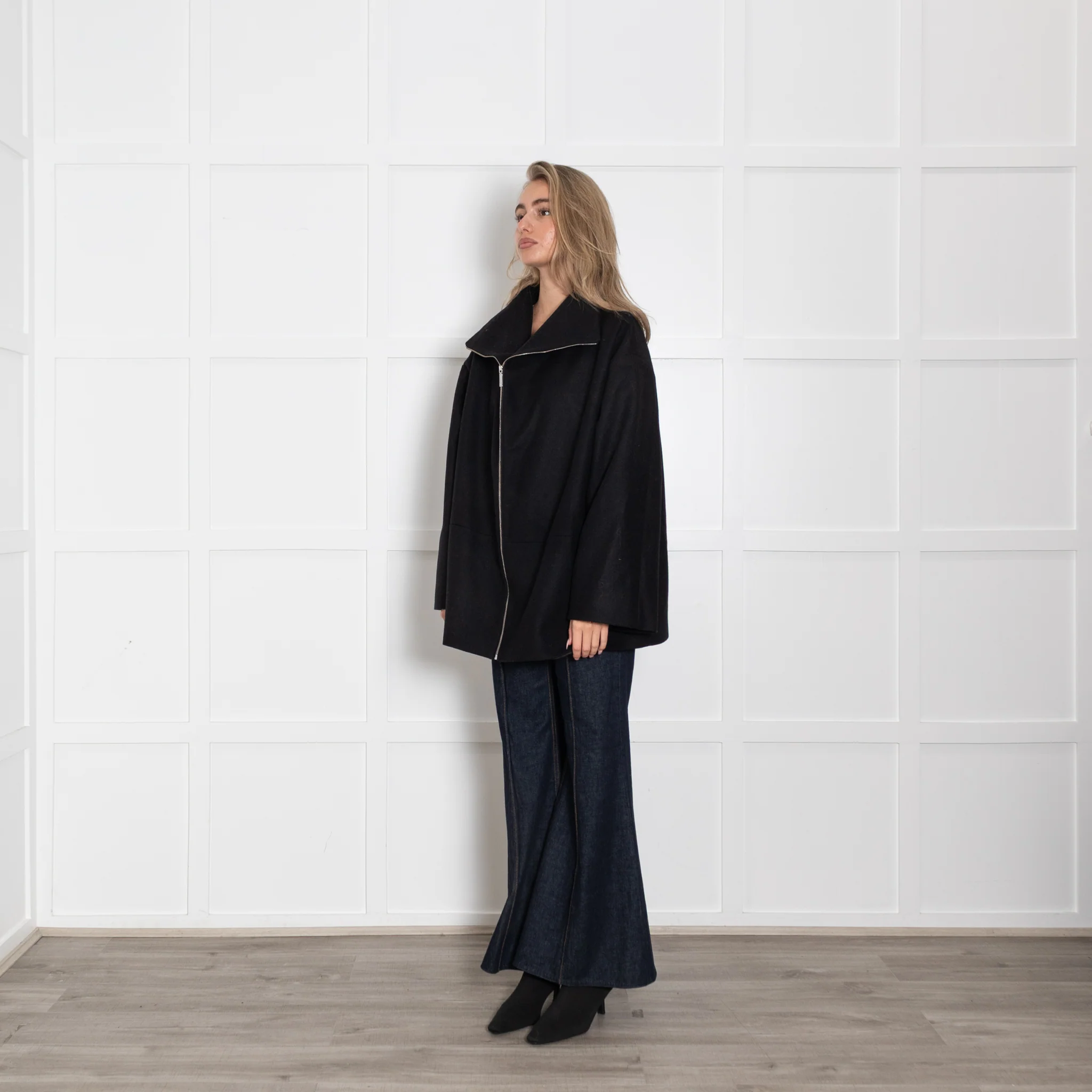 Toteme Black Zip Up Oversized Wool Funnel Neck Jacket - Image 3
