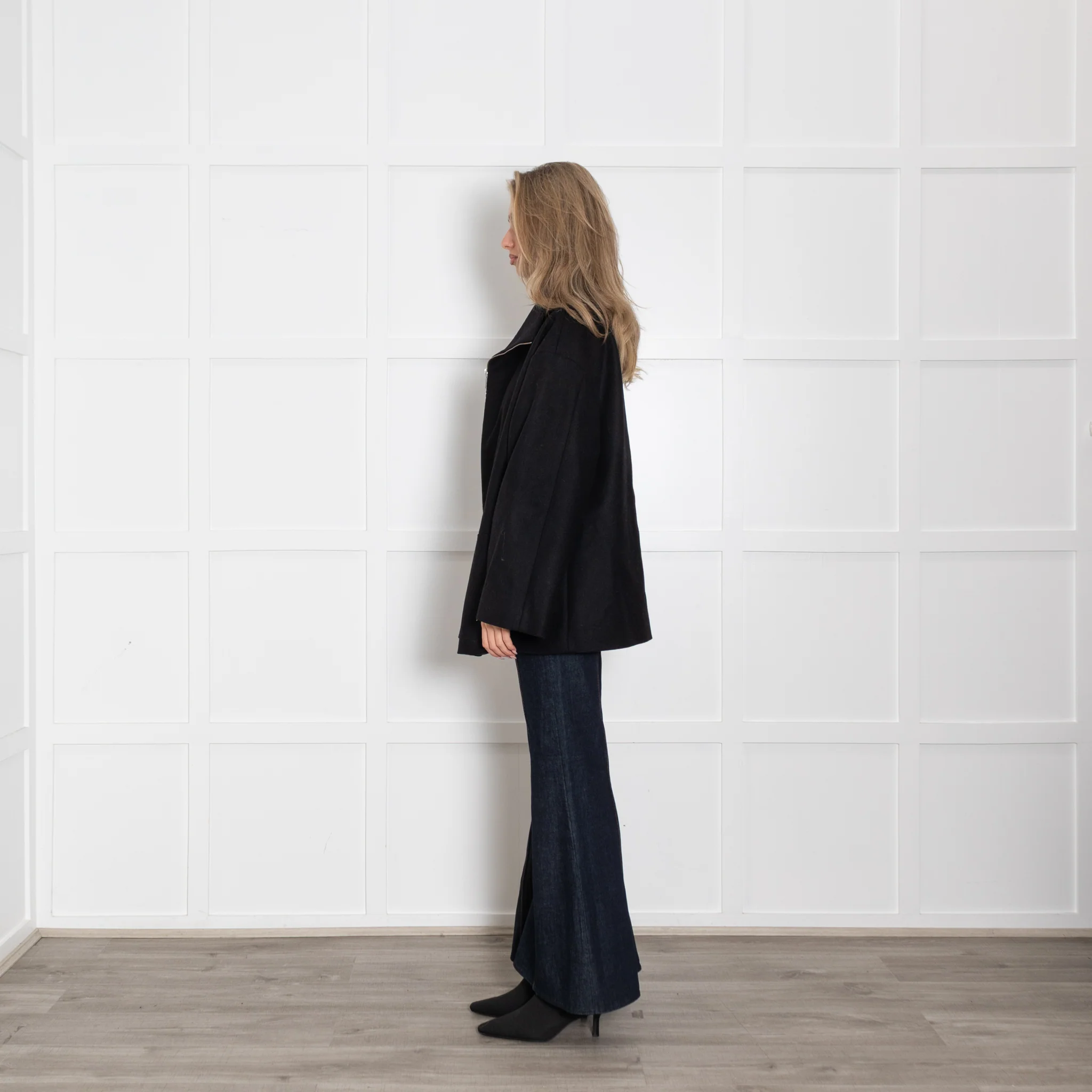 Toteme Black Zip Up Oversized Wool Funnel Neck Jacket - Image 4