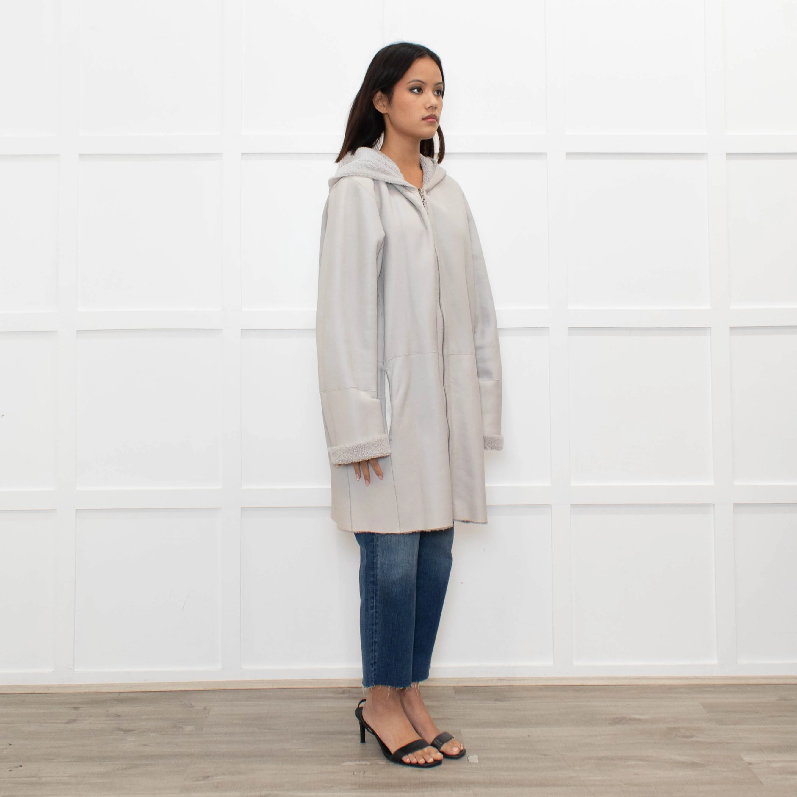UTZON Josephina Pale Grey Shearling Coat - Image 3