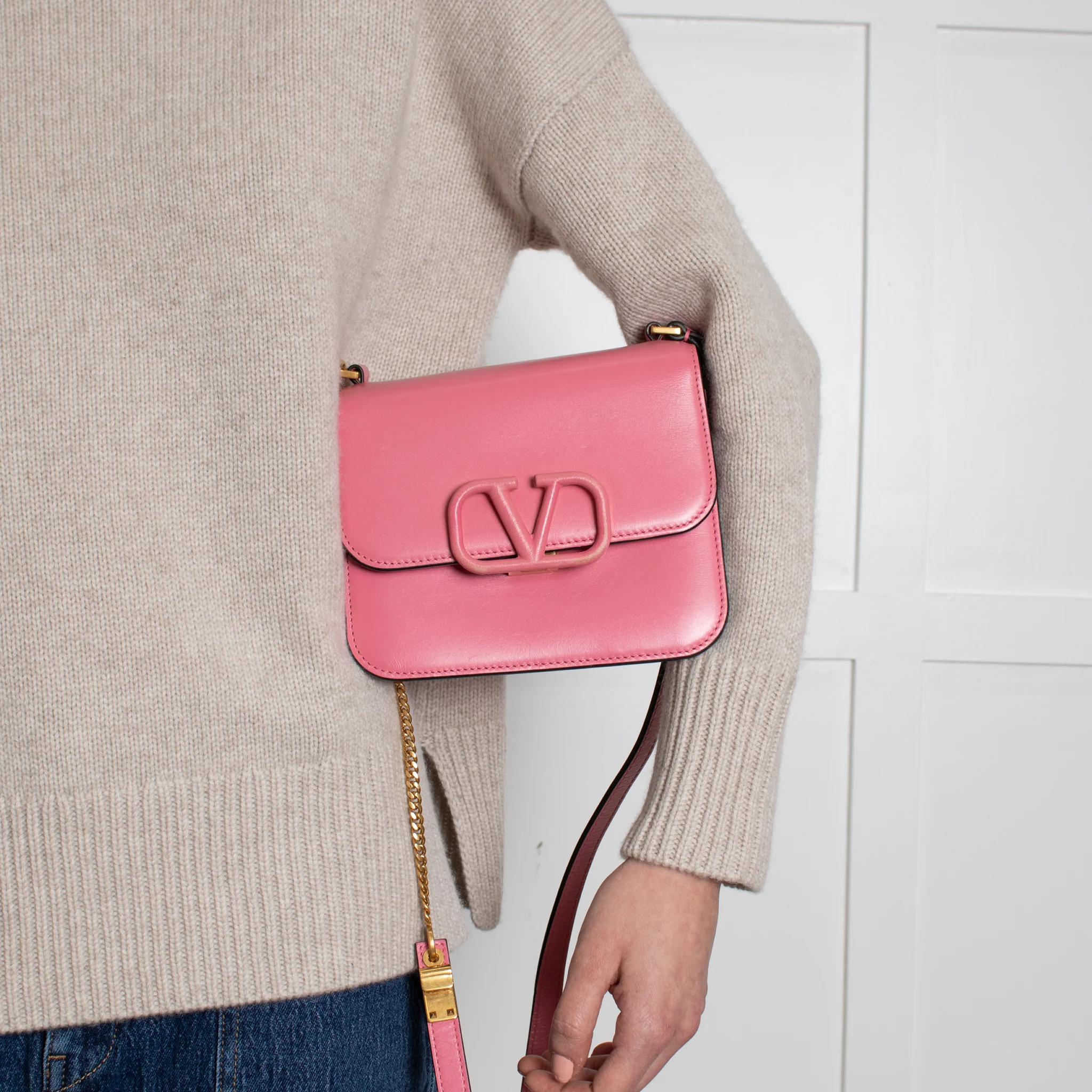 Valentino Pink V Sling Small Bag - Image 4