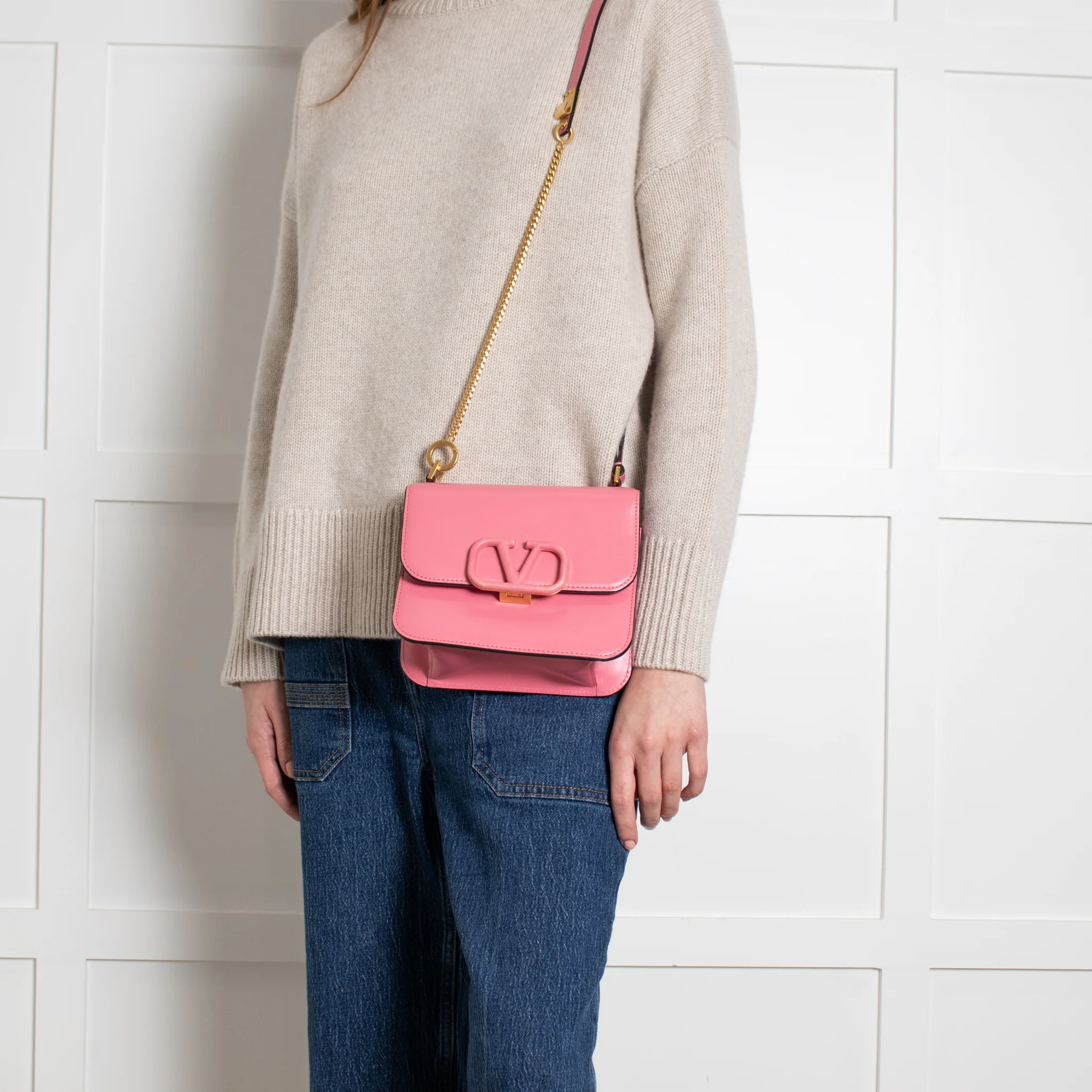 Valentino Pink V Sling Small Bag - Image 9