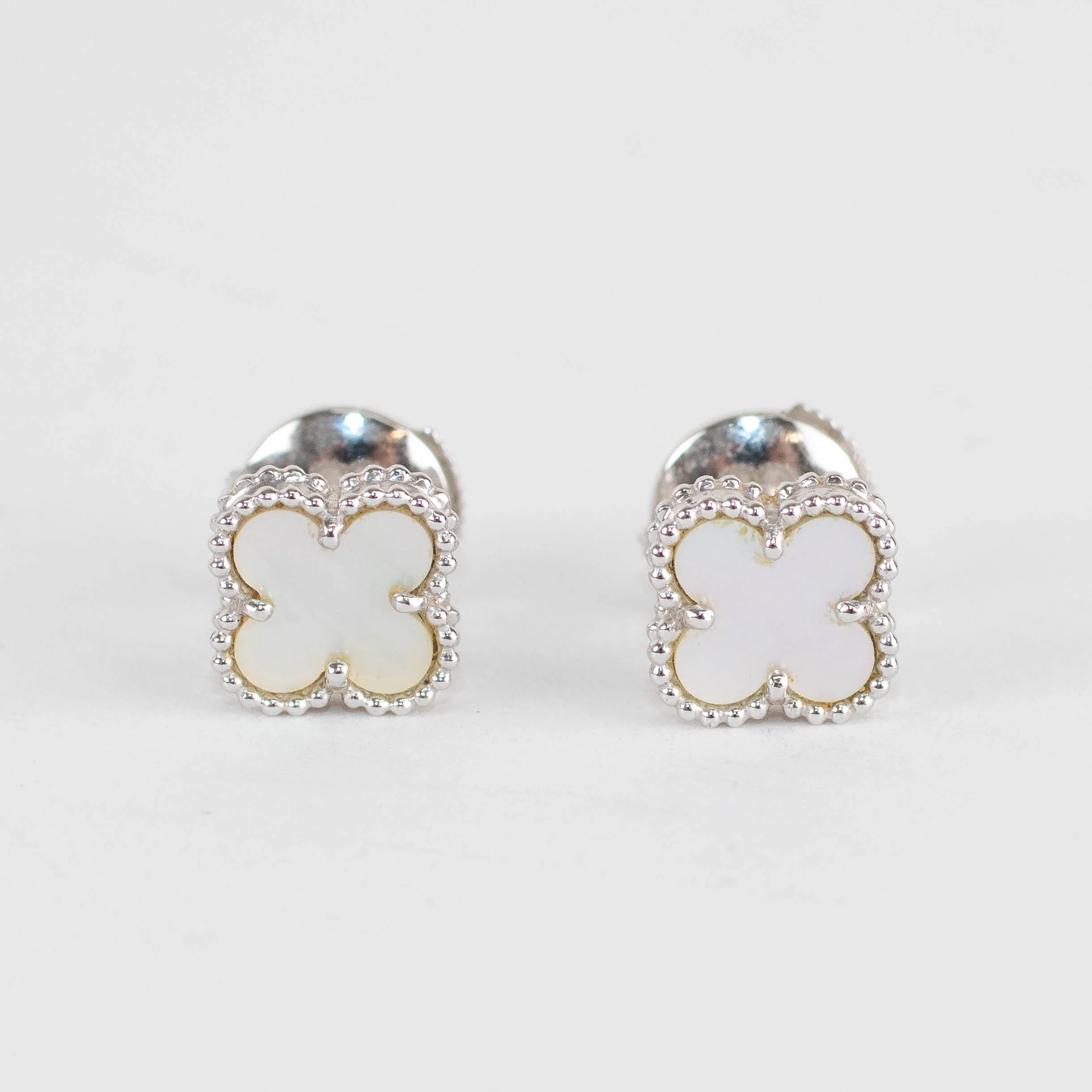 Van Cleef & Arpels 18ct White Gold Mother Of Pearl Sweet Alhambra Earstuds - Image 3