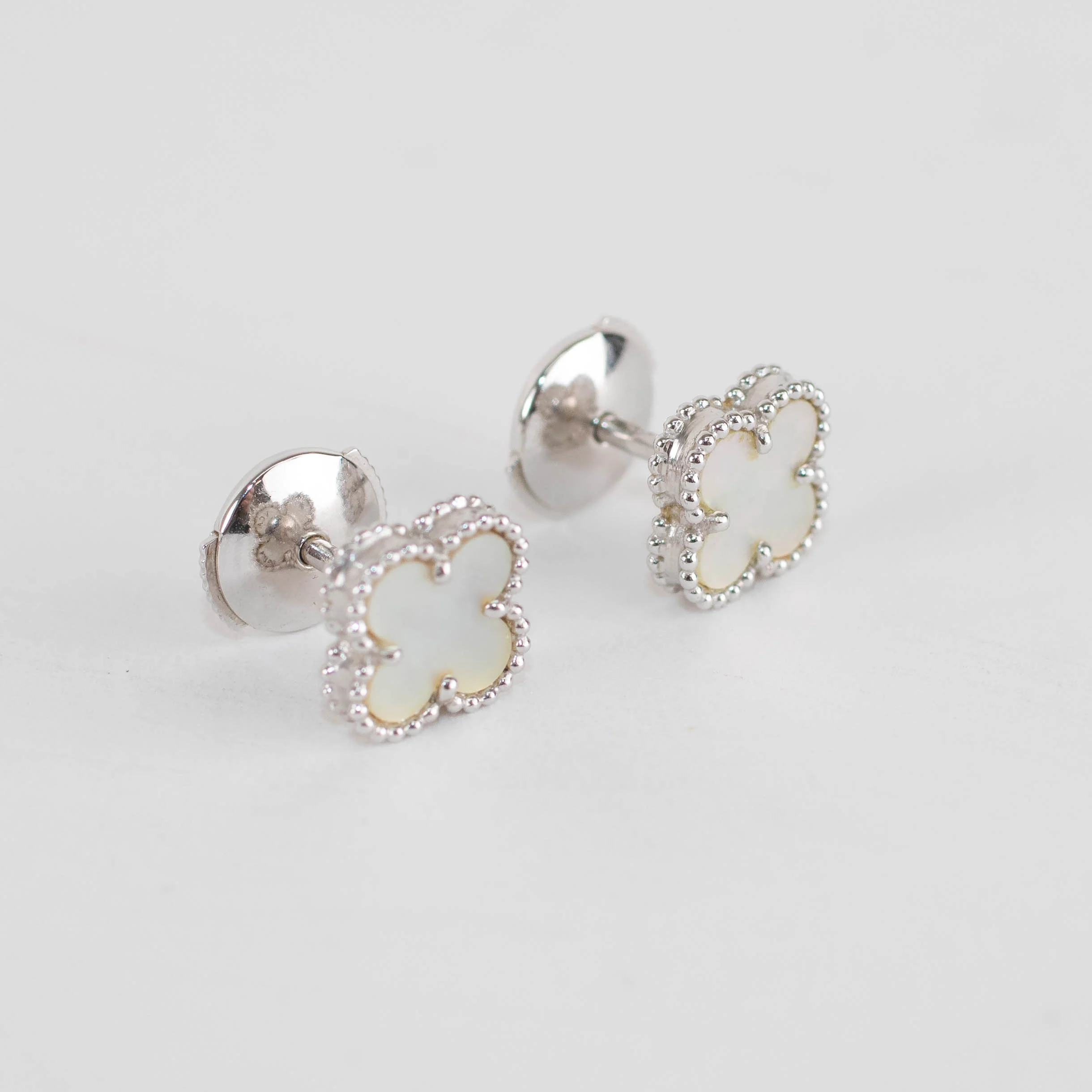 Van Cleef & Arpels 18ct White Gold Mother Of Pearl Sweet Alhambra Earstuds - Image 4