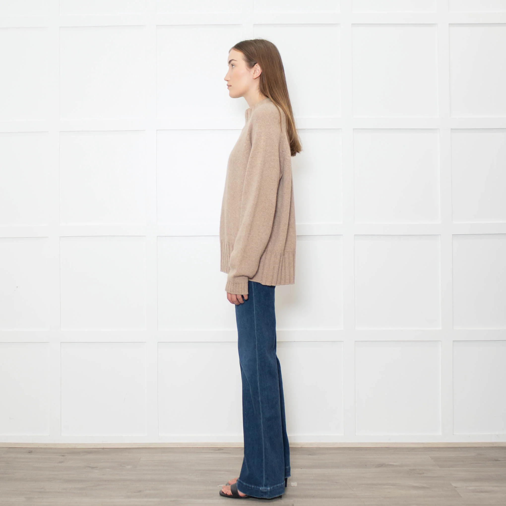 Van Kukil Oatmeal Wide Rib Roundneck Jumper - Image 4