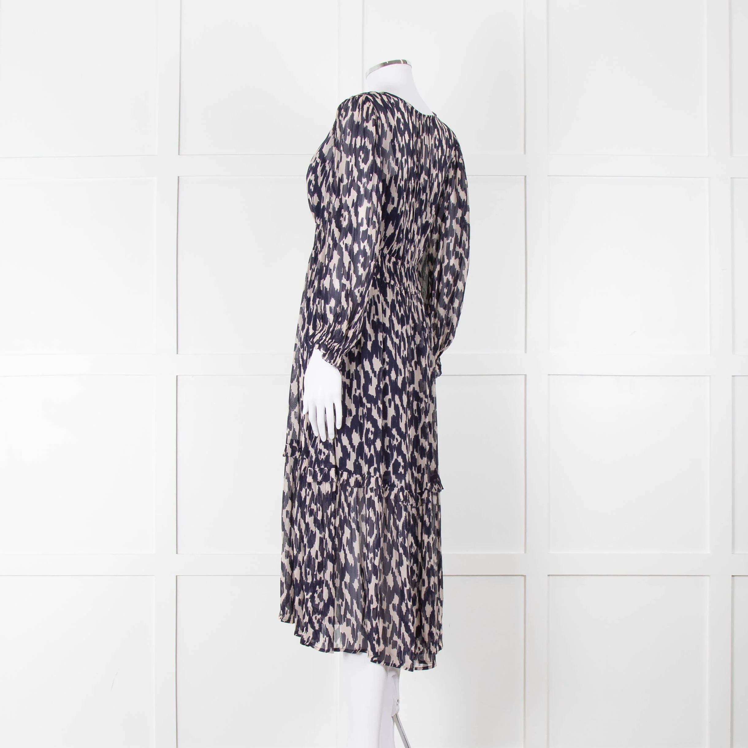 Velvet By Graham & Spencer Navy Cream V-Neck Midi Dress - Image 6