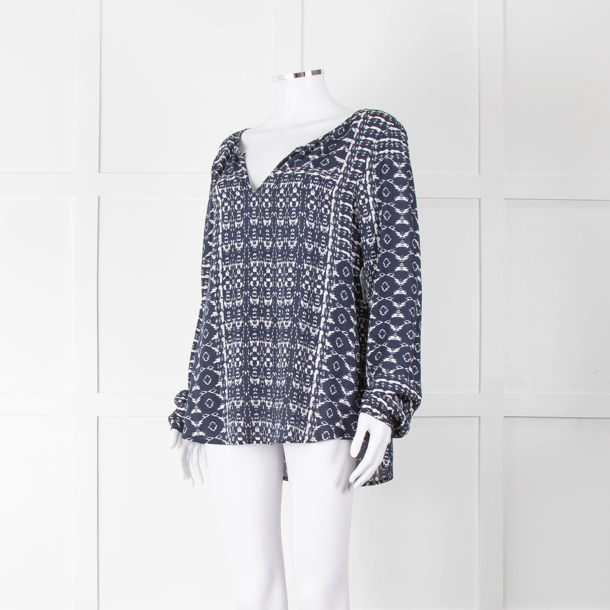 Velvet Navy White Geometric Print Long Sleeve Top - Image 8