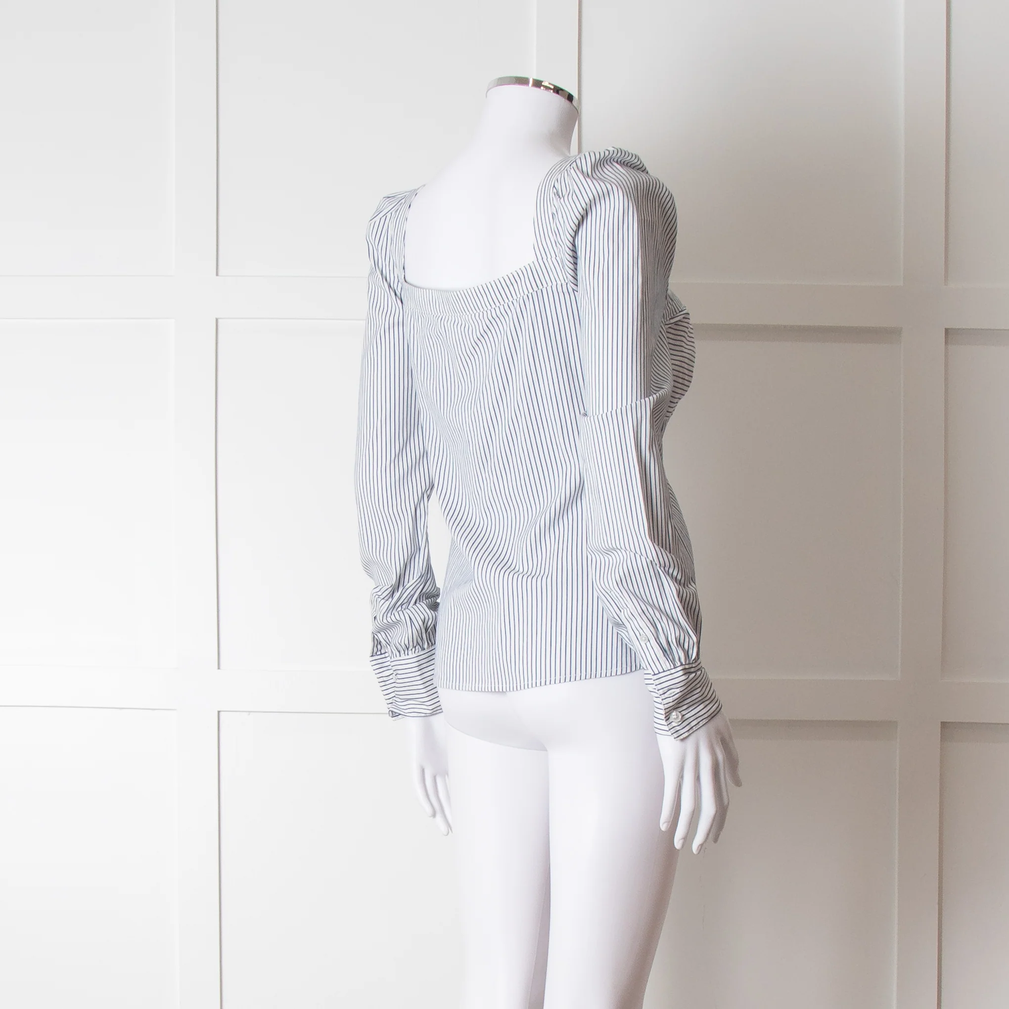 Veronica Beard White Blue Striped Open Neck Line Shirt - Image 4