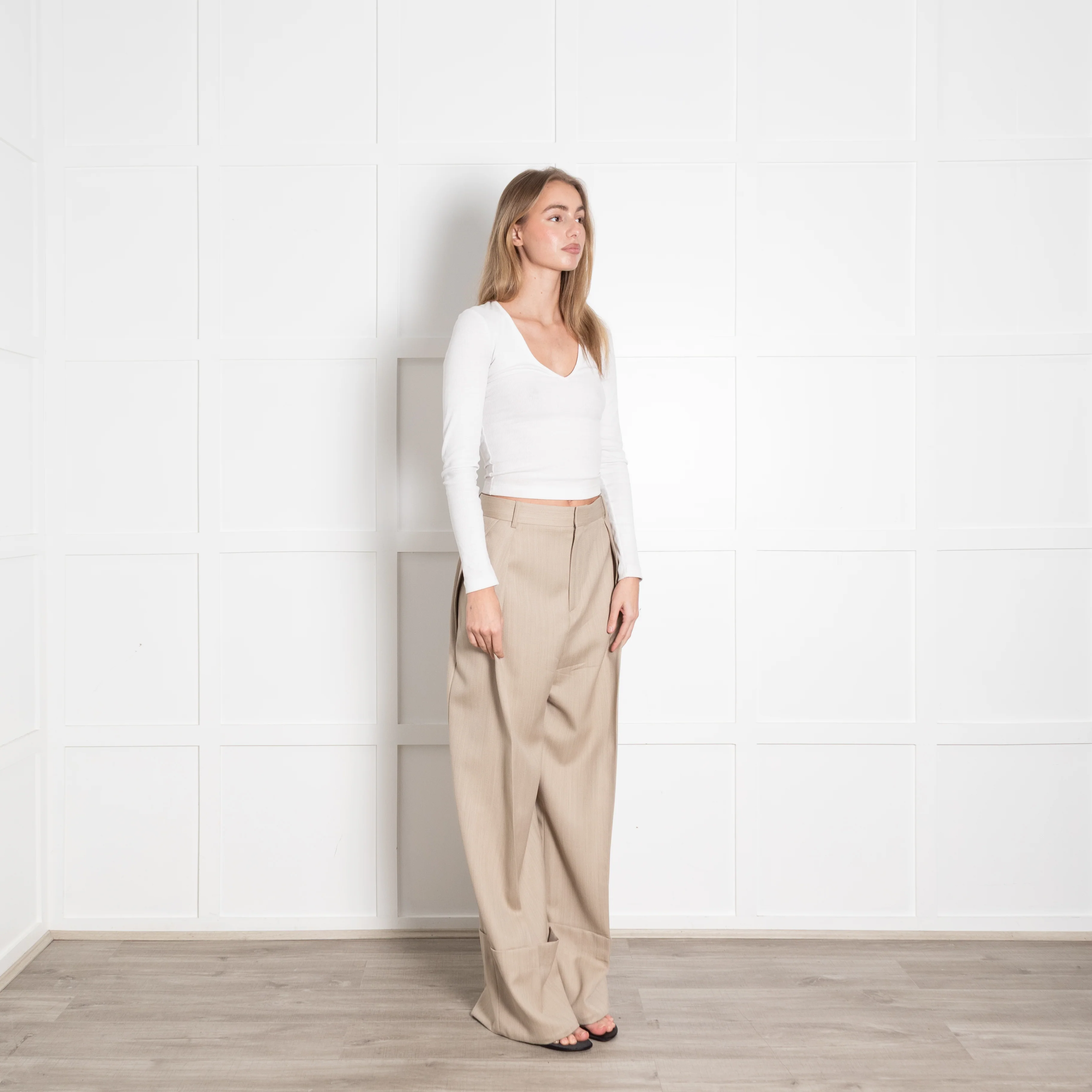 Victoria Beckham Beige Wide Leg Pleat Front Trouser With Turn Up - Image 4