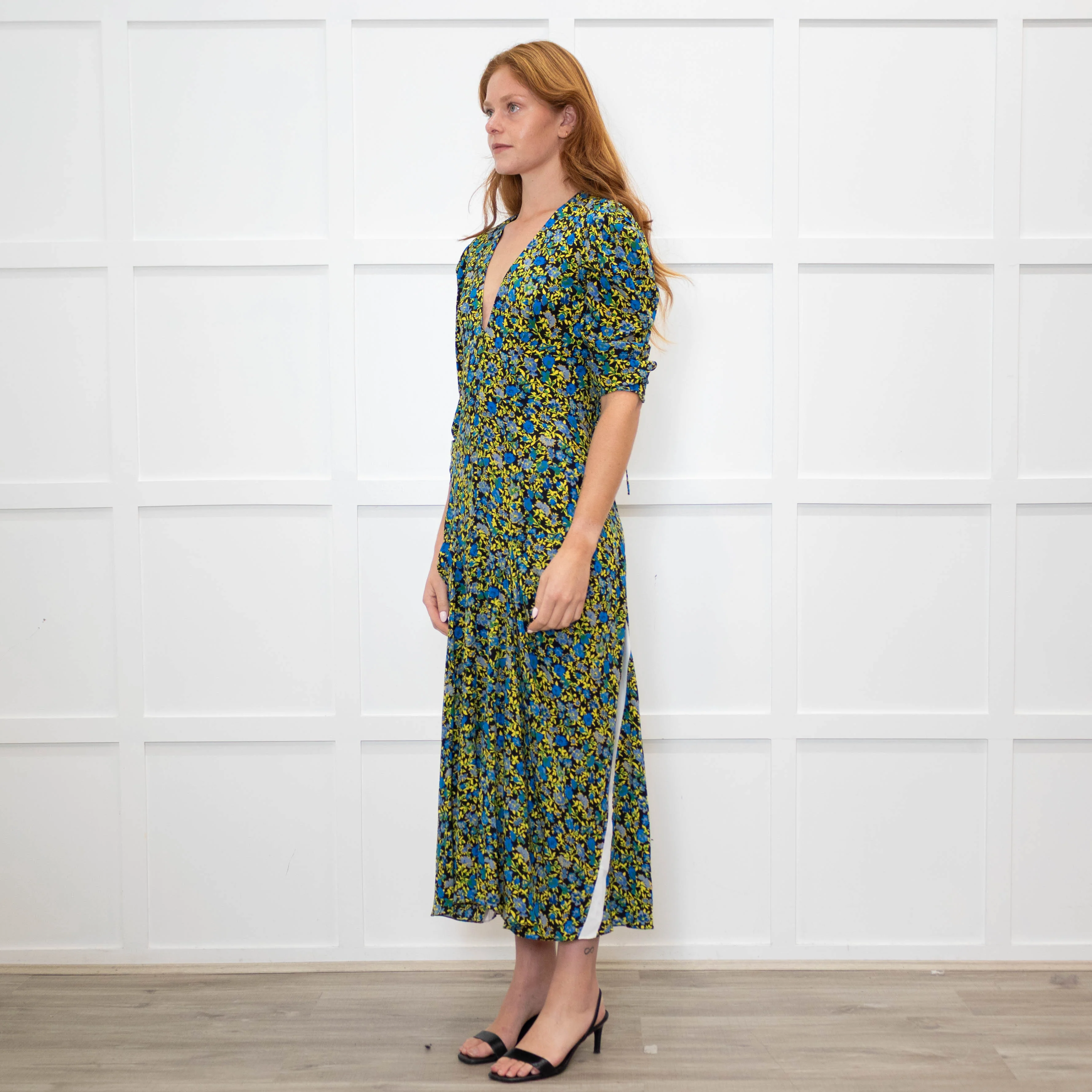 Victoria Beckham Black Blue Yellow Floral Long Sleeve Silk Dress - Image 3
