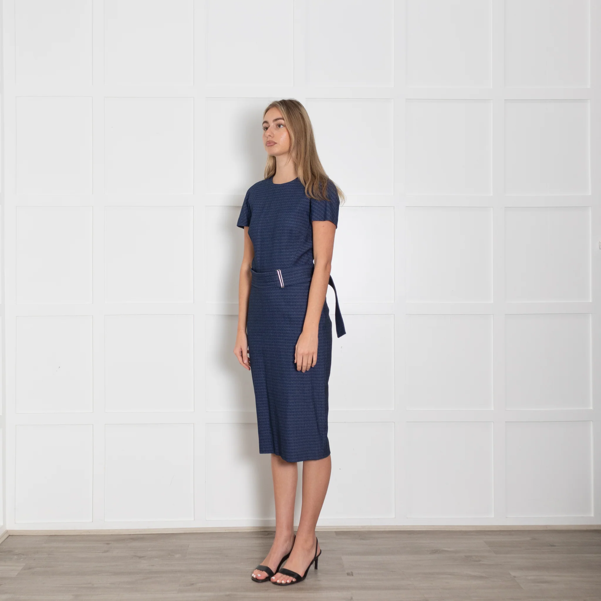 Victoria Beckham Blue And Grey Short Sleeve Textured Midi Dress With Belt - Image 3