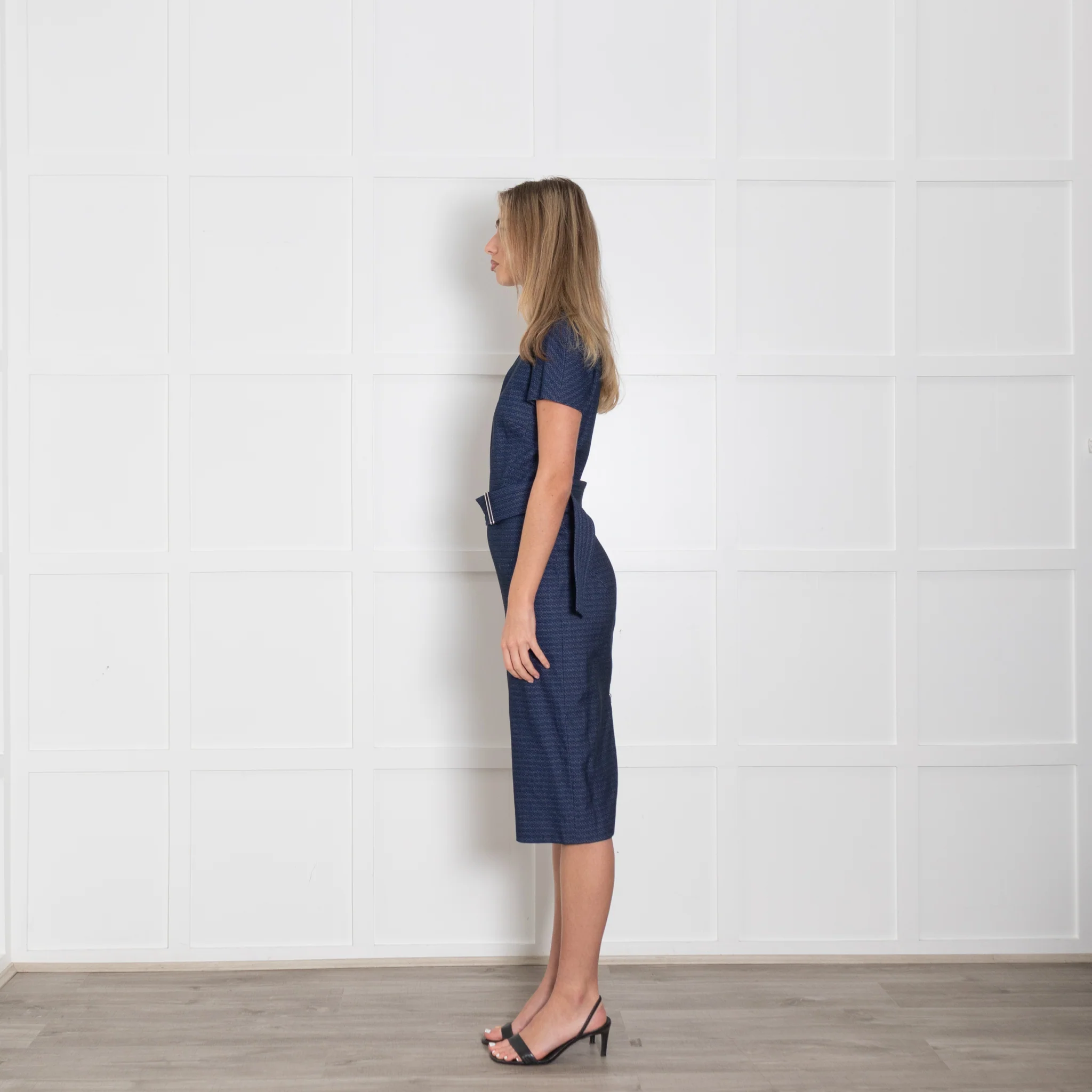 Victoria Beckham Blue And Grey Short Sleeve Textured Midi Dress With Belt - Image 4