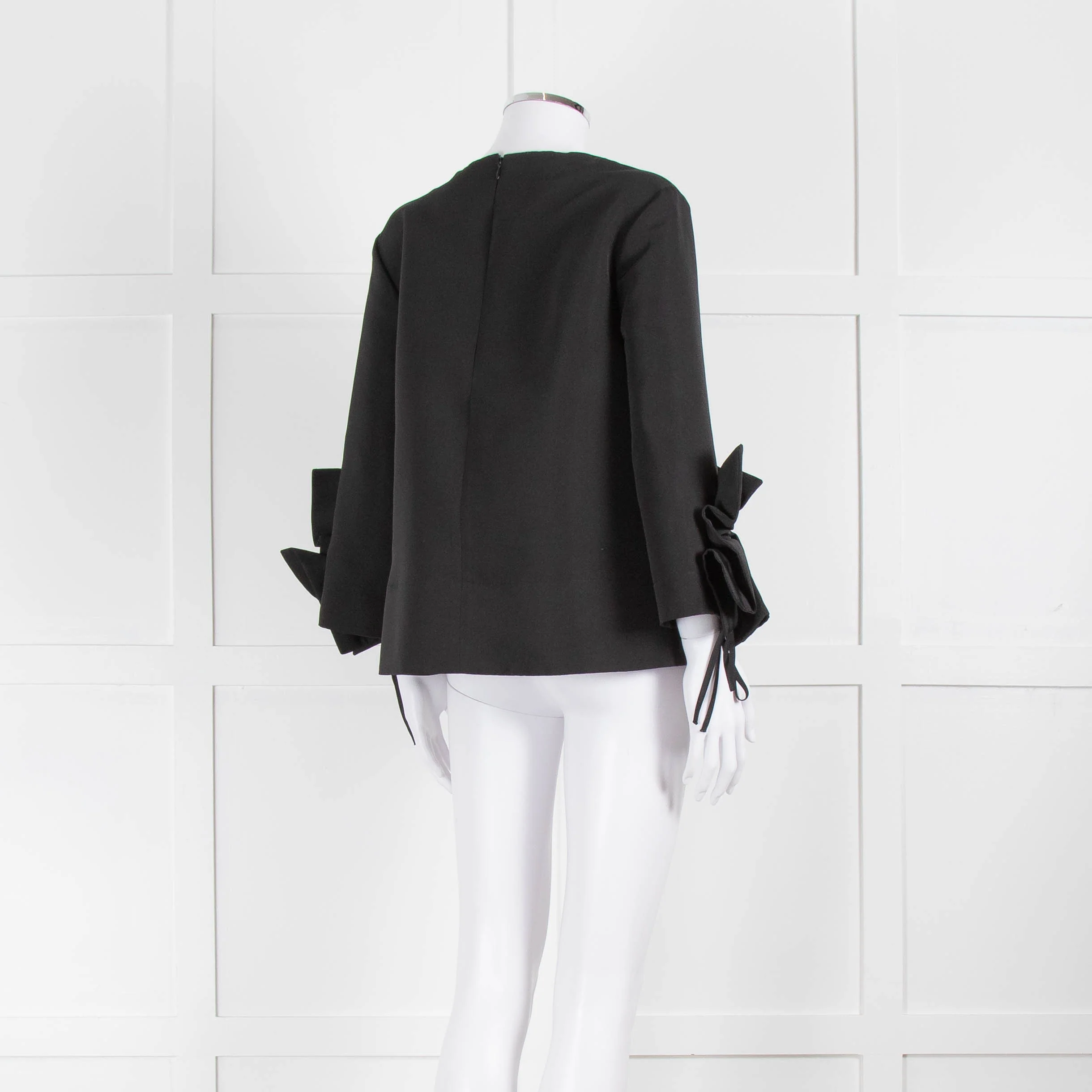 Victoria by Victoria Beckham Structured Black Blouse with Ruched Cuff Detailing - Image 4