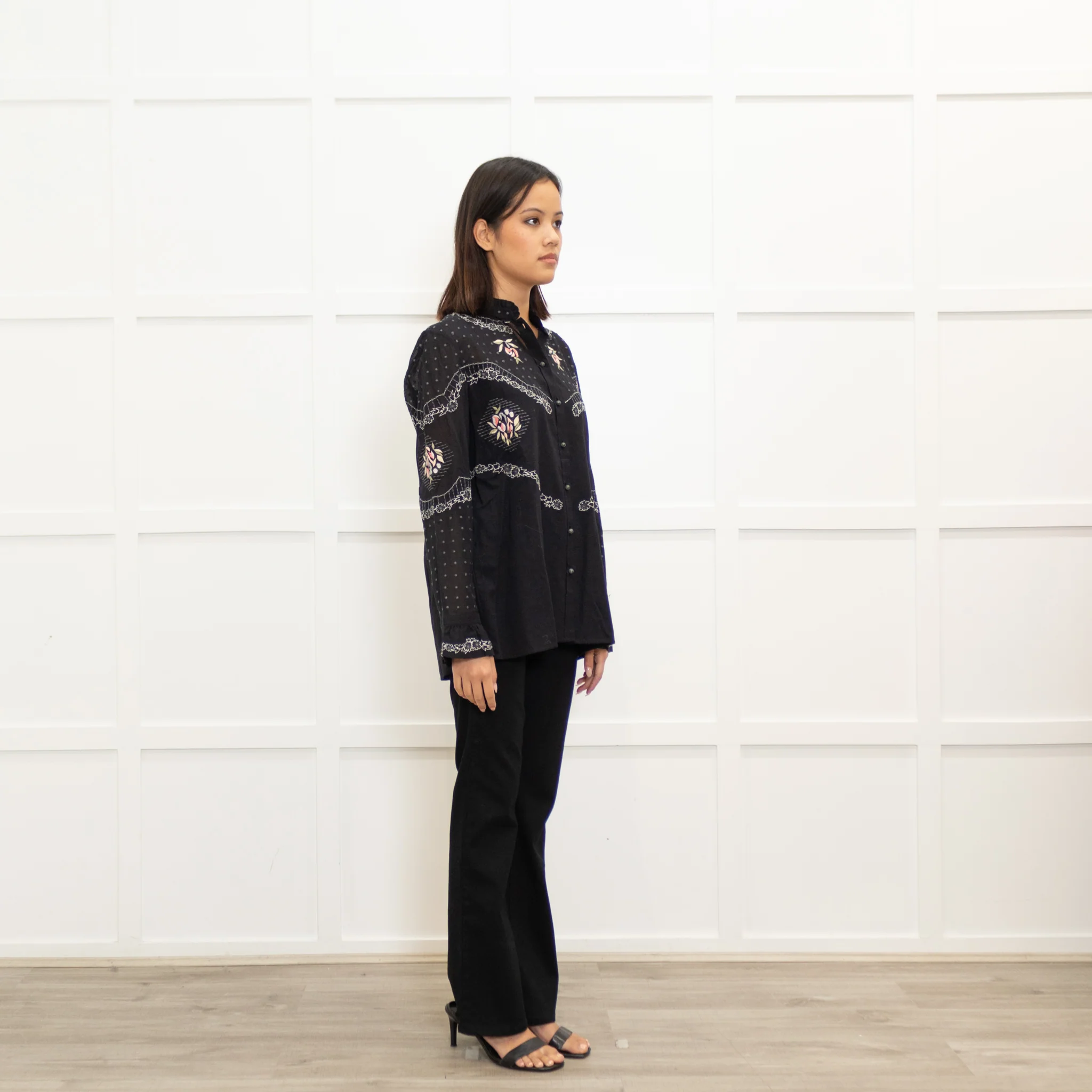 Vilshenko Black Cotton High Neck Blouse with Floral Embroidery - Image 3