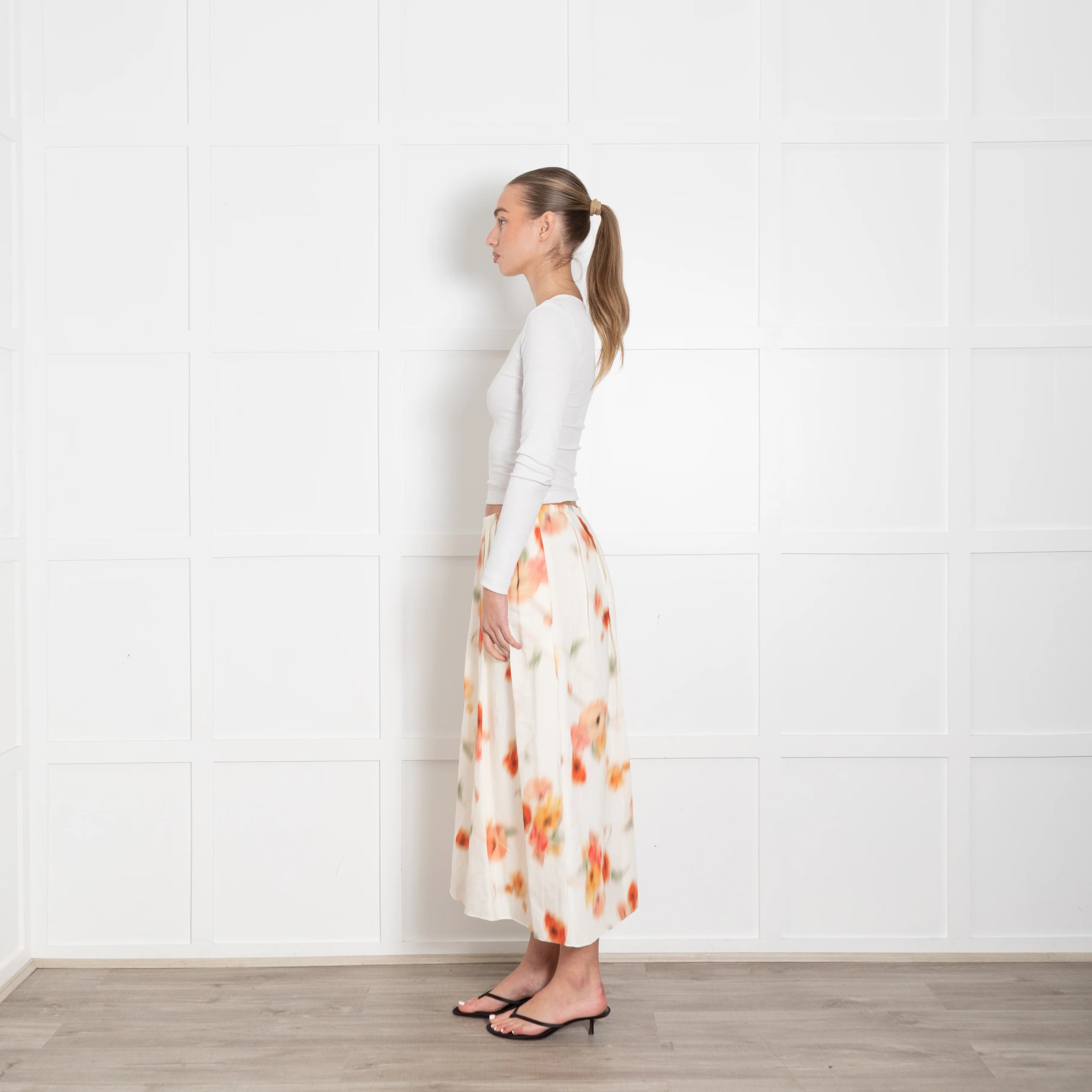 Vince Cream Orange Pleated Skirt - Image 4