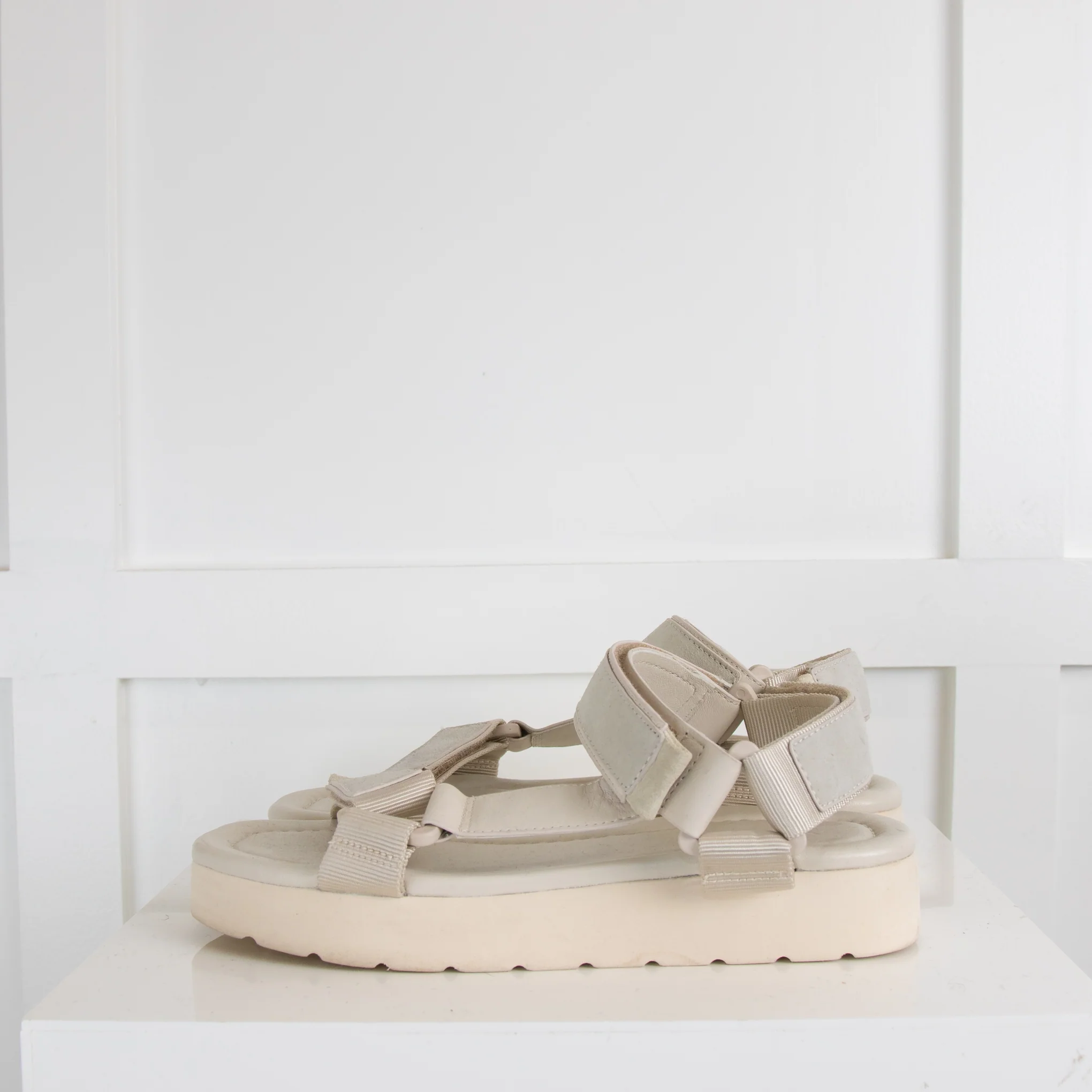 Vince White Dad Sandal - Image 3