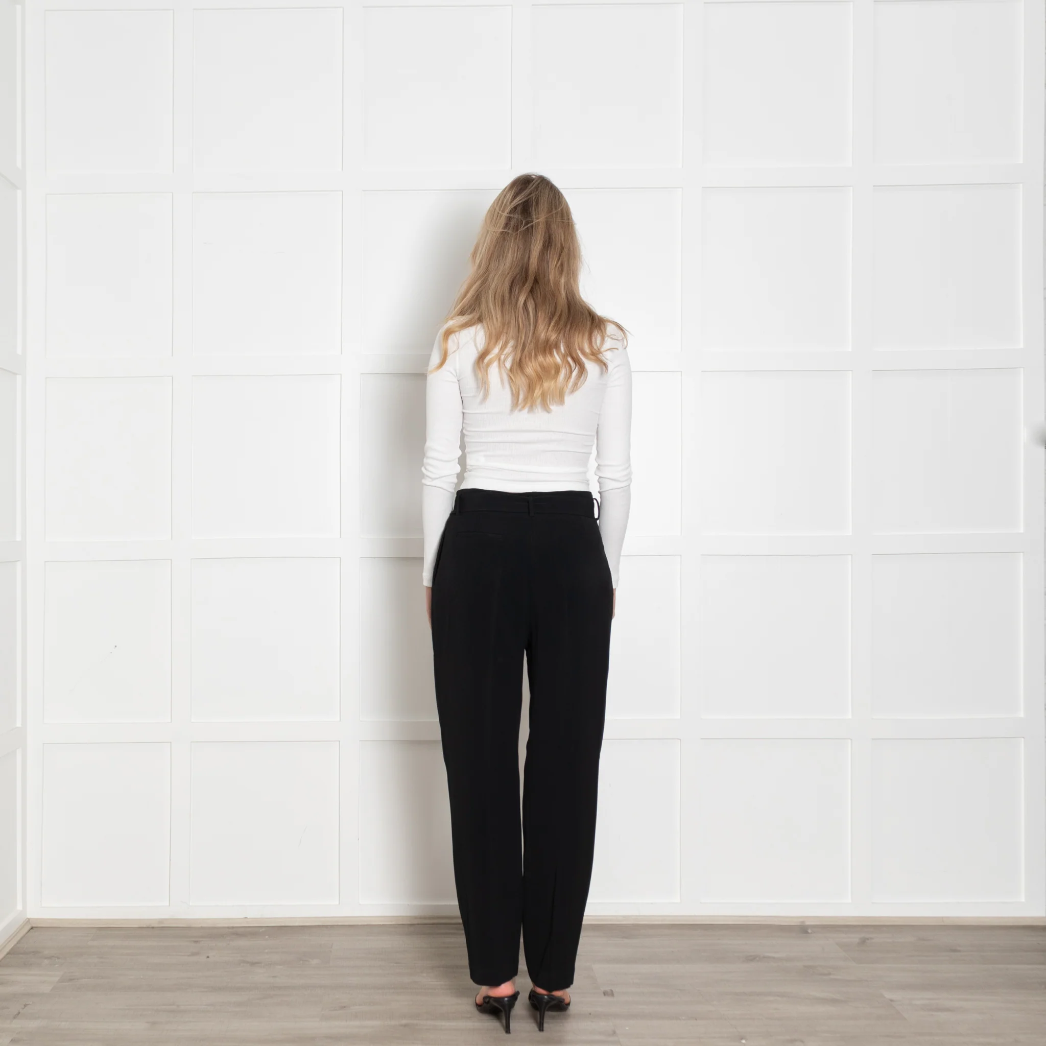 Violante Nessi Black Trousers With Gold Buckle Belt - Image 5