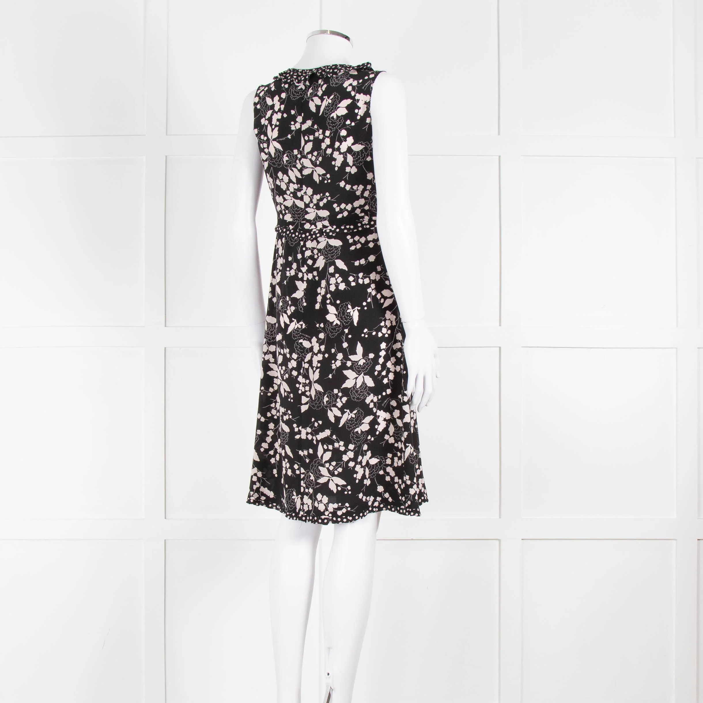 Weekend Max Mara Black Cream Floral Sleeveless Dress - Image 5