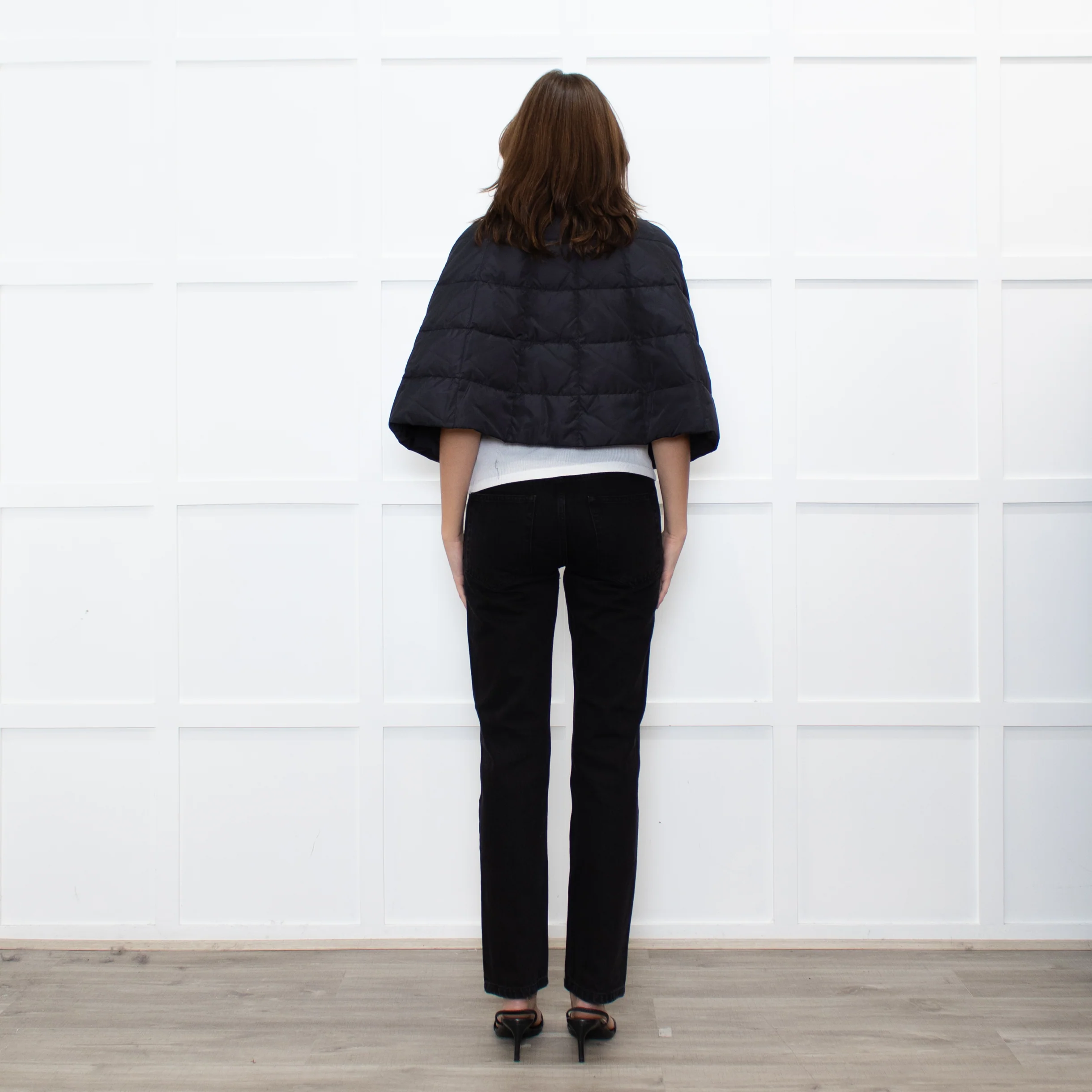 Weekend Max Mara Black Quilted Short Cape - Image 5