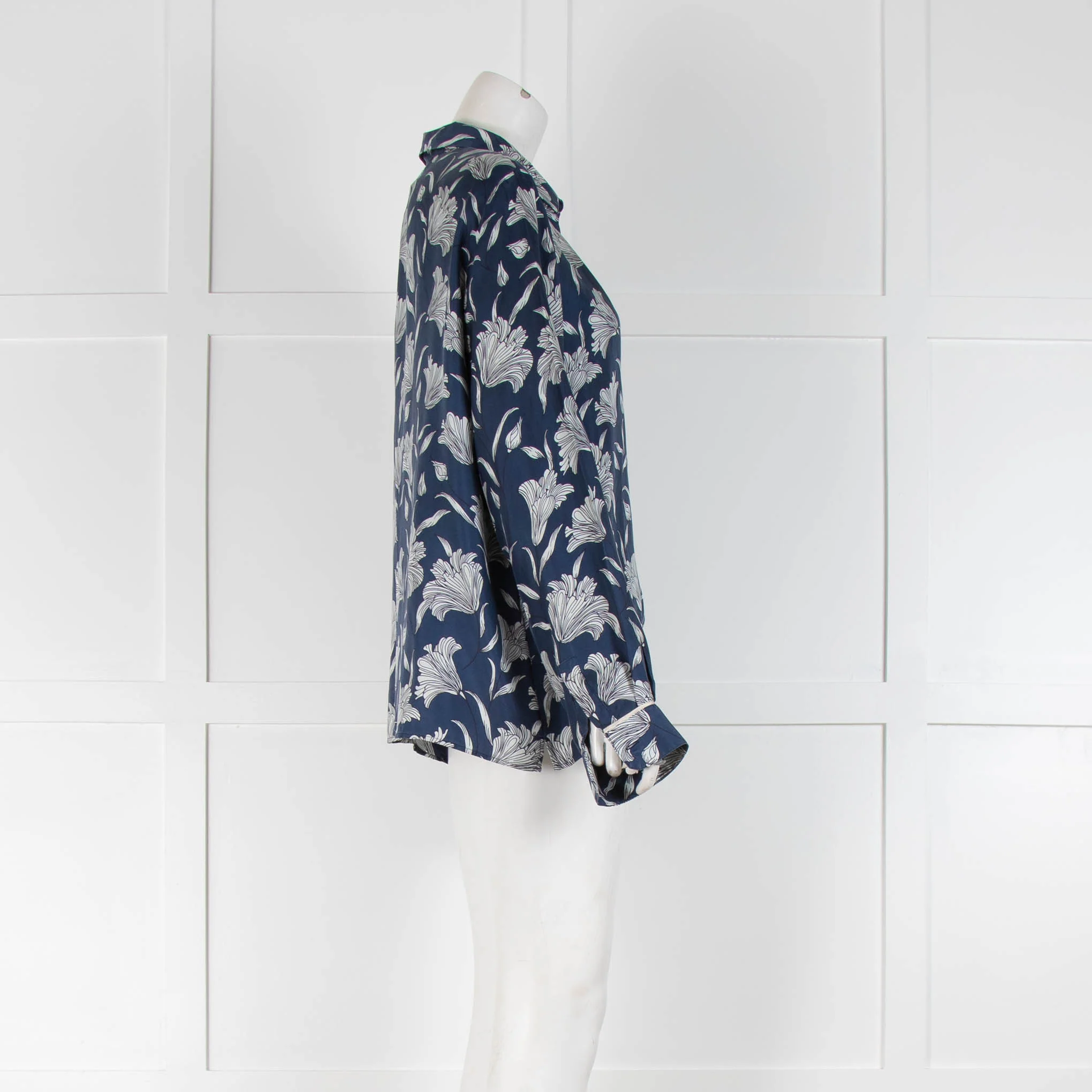 Weekend Max Mara Blue White Floral Silk Blouse - Image 2
