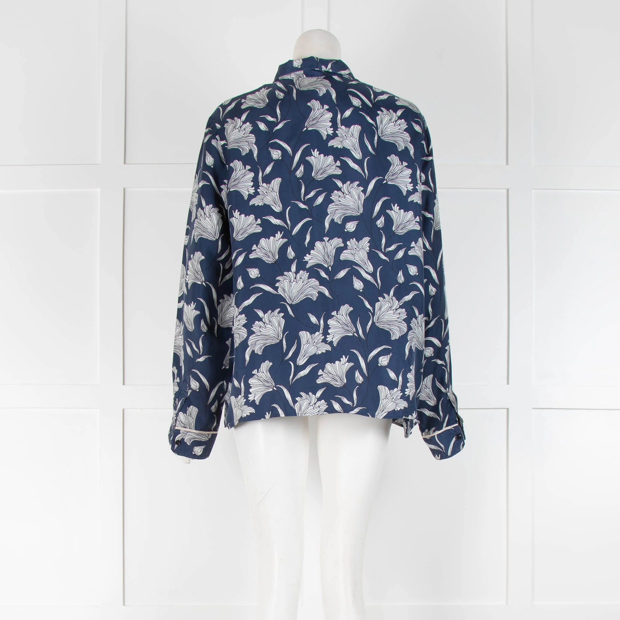 Weekend Max Mara Blue White Floral Silk Blouse - Image 3