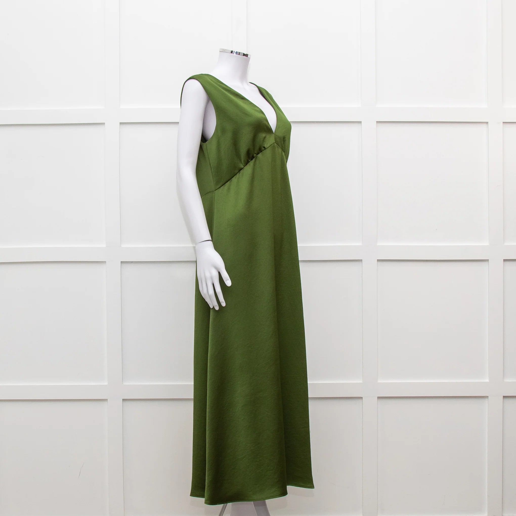 Weekend Max Mara Green Satin Sleeveless Midi Dress - Image 2