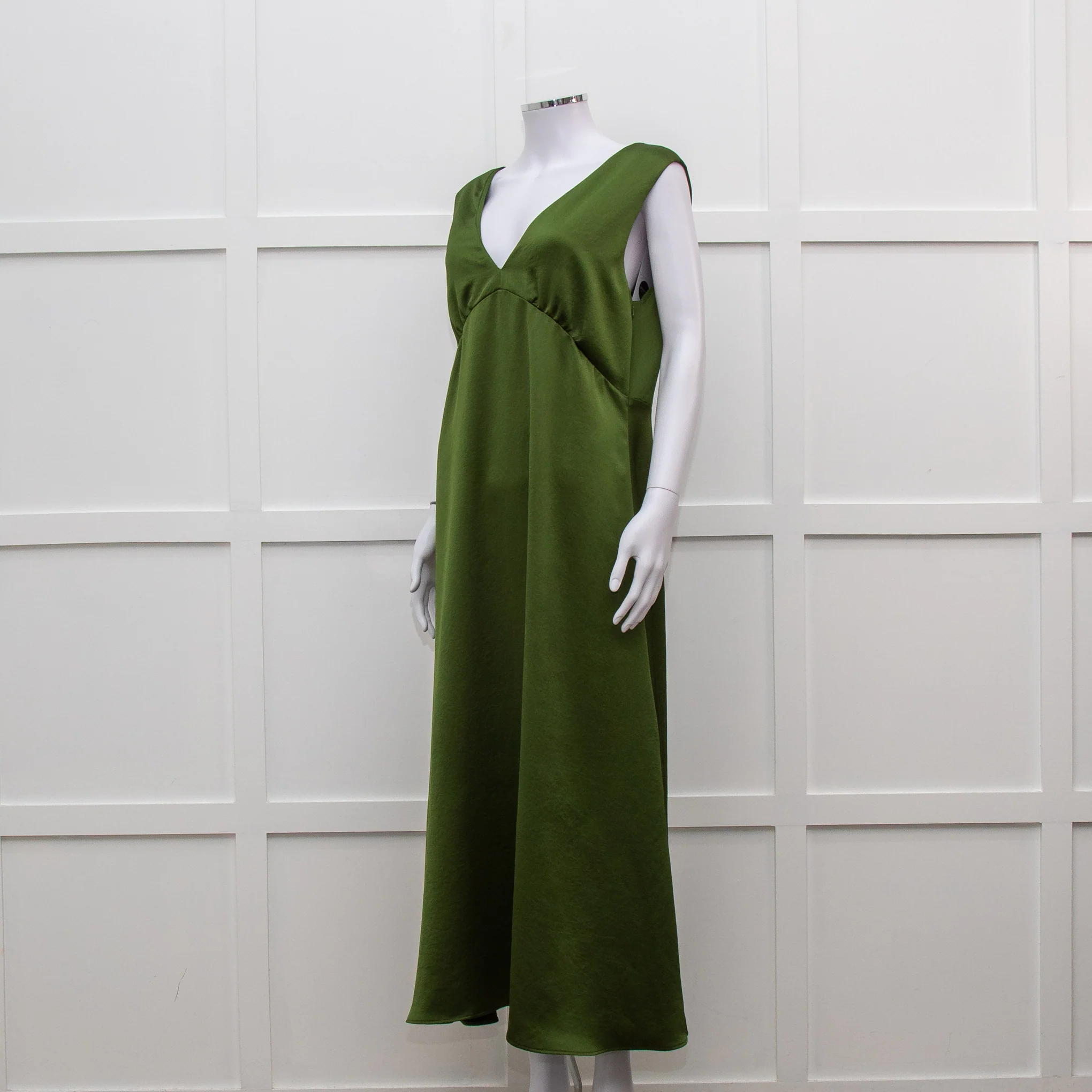 Weekend Max Mara Green Satin Sleeveless Midi Dress - Image 8
