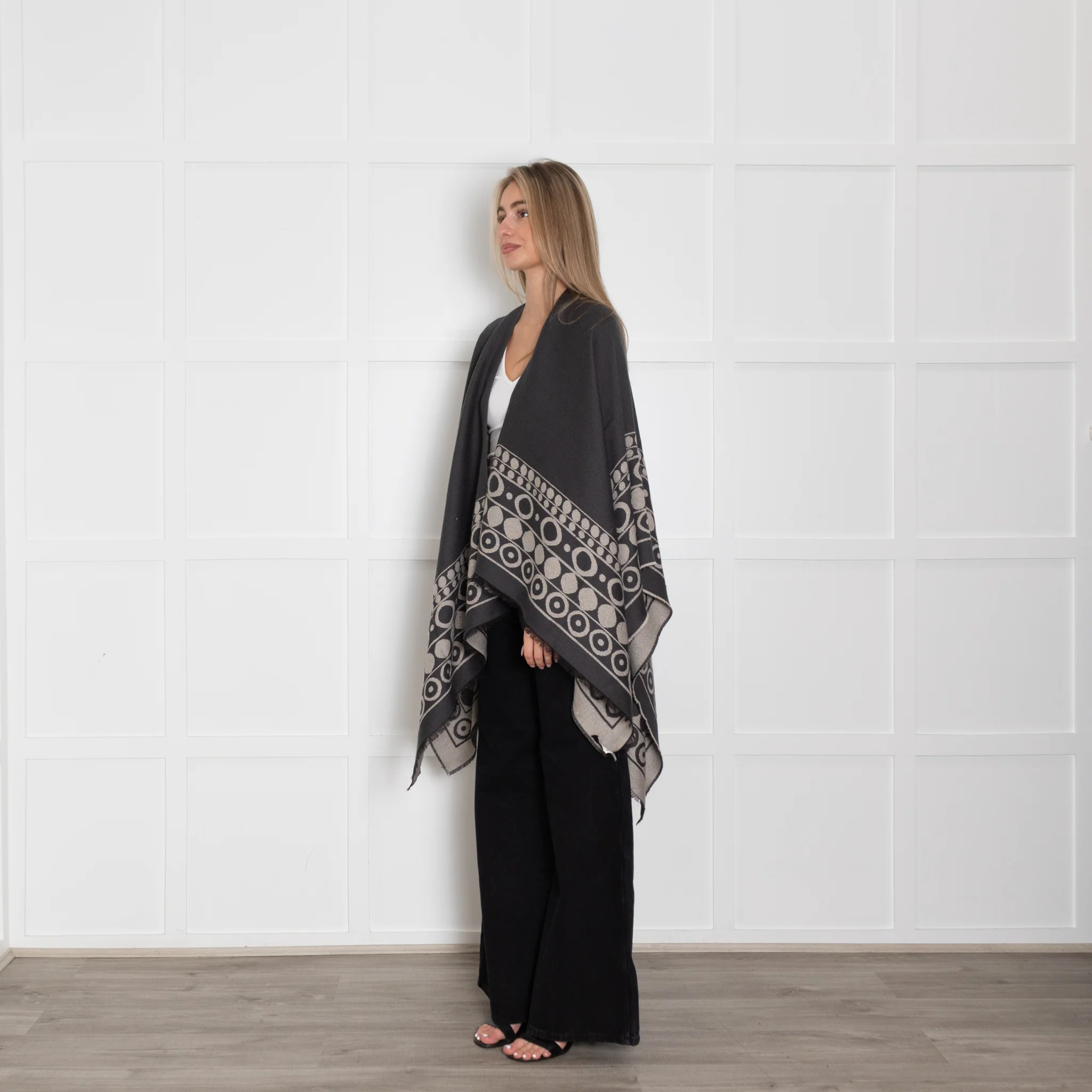 Weekend Max Mara Grey Geometric Print Cape - Image 3
