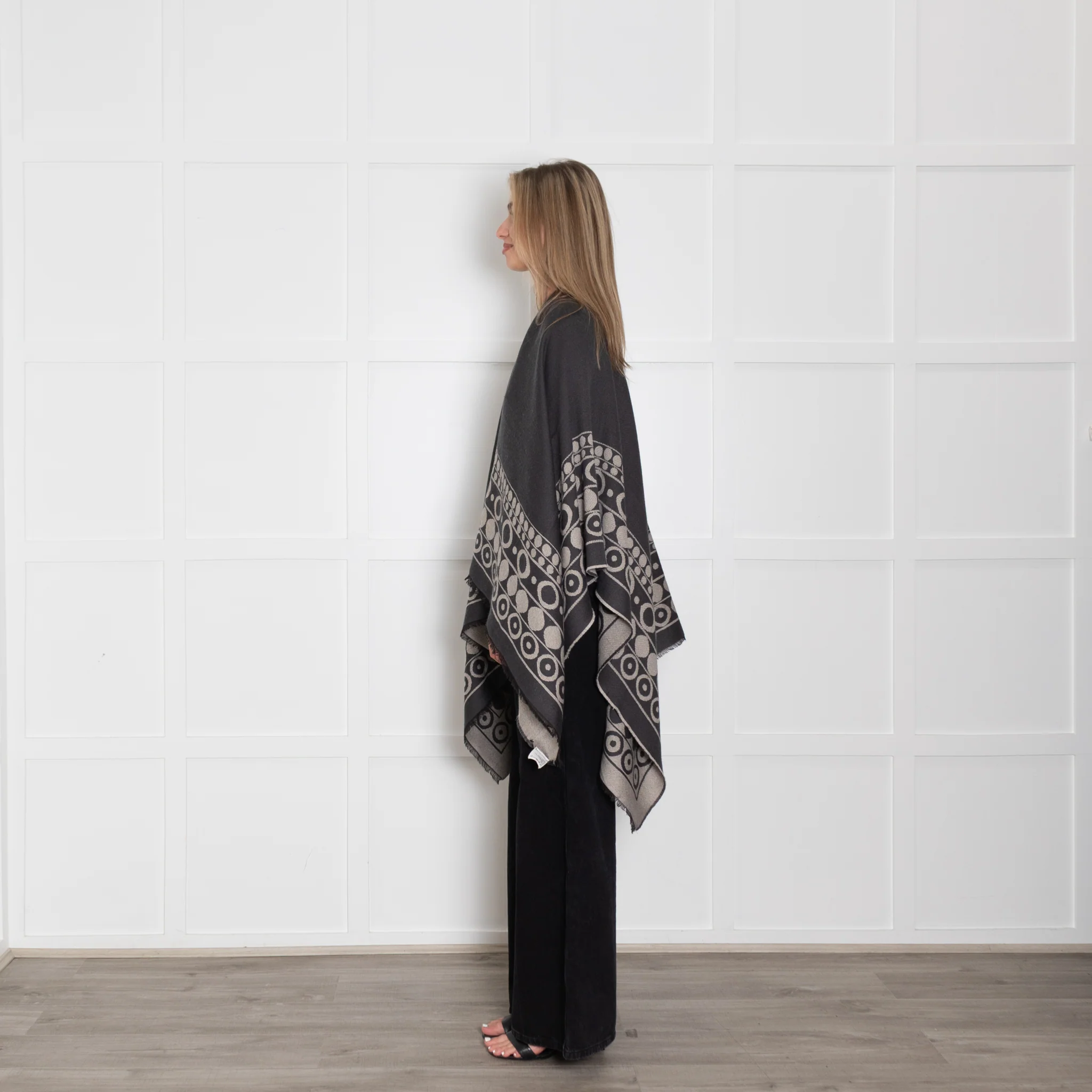 Weekend Max Mara Grey Geometric Print Cape - Image 4