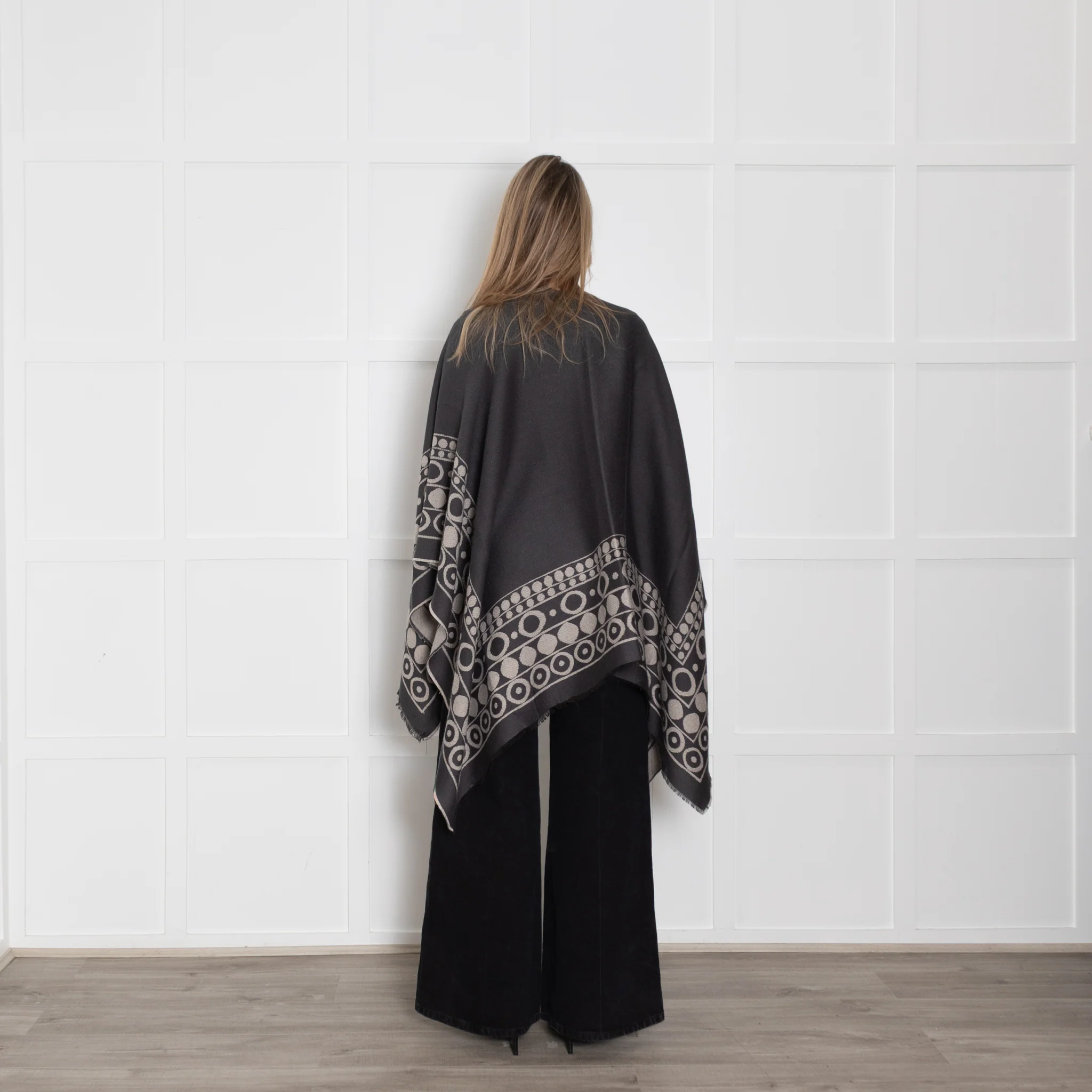 Weekend Max Mara Grey Geometric Print Cape - Image 5