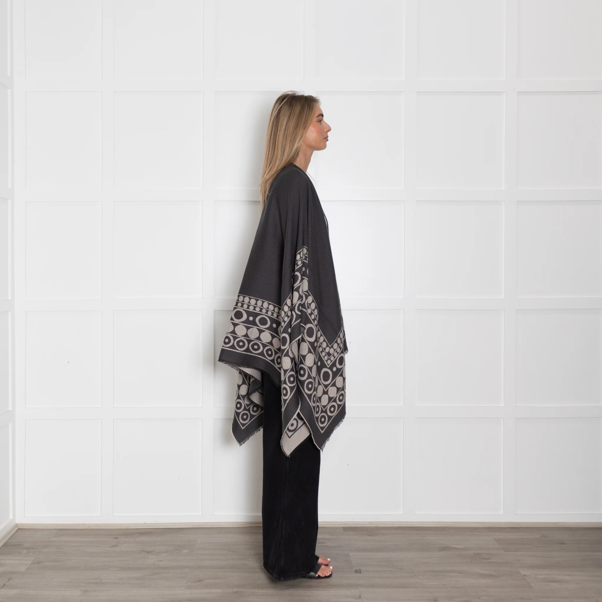 Weekend Max Mara Grey Geometric Print Cape - Image 6