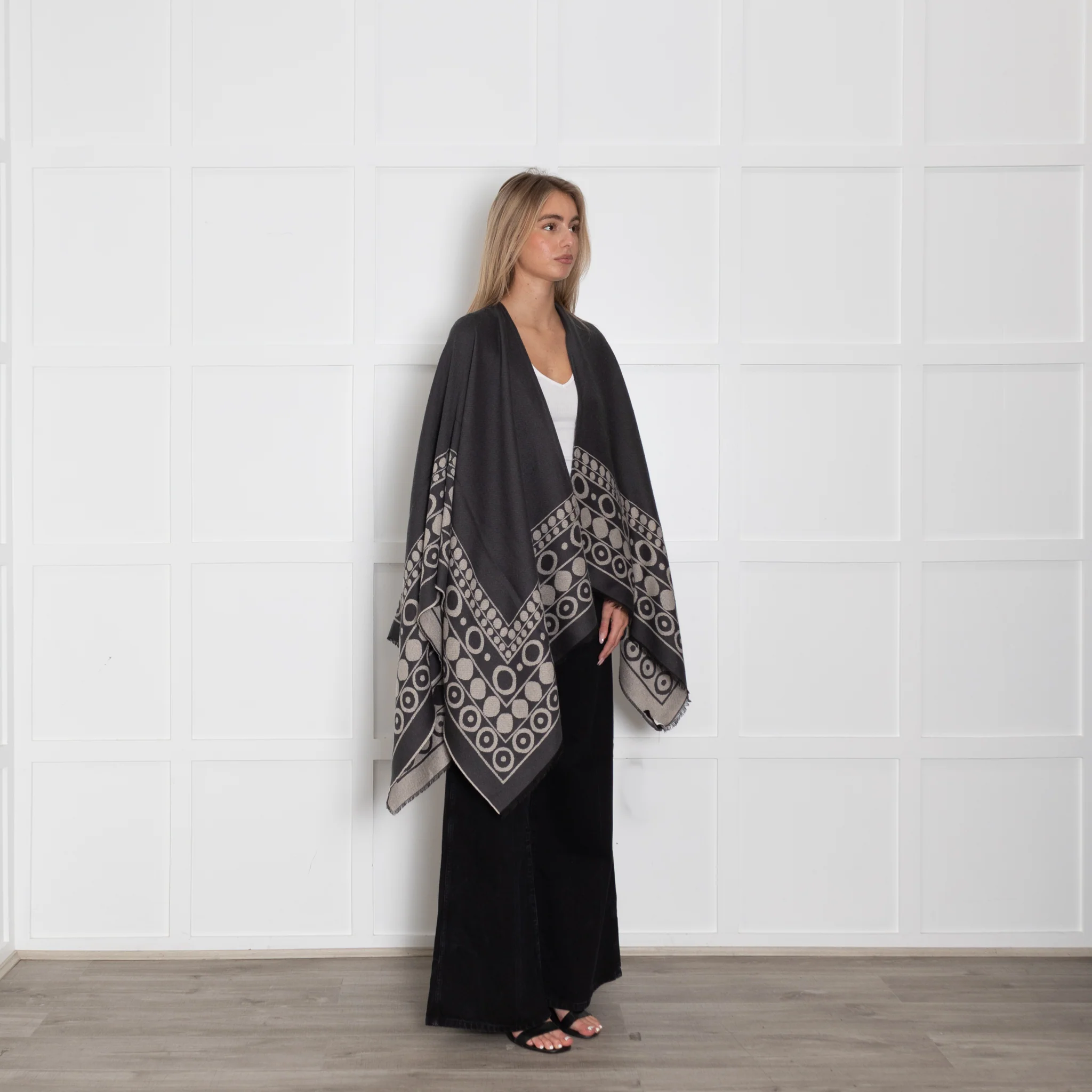 Weekend Max Mara Grey Geometric Print Cape - Image 7