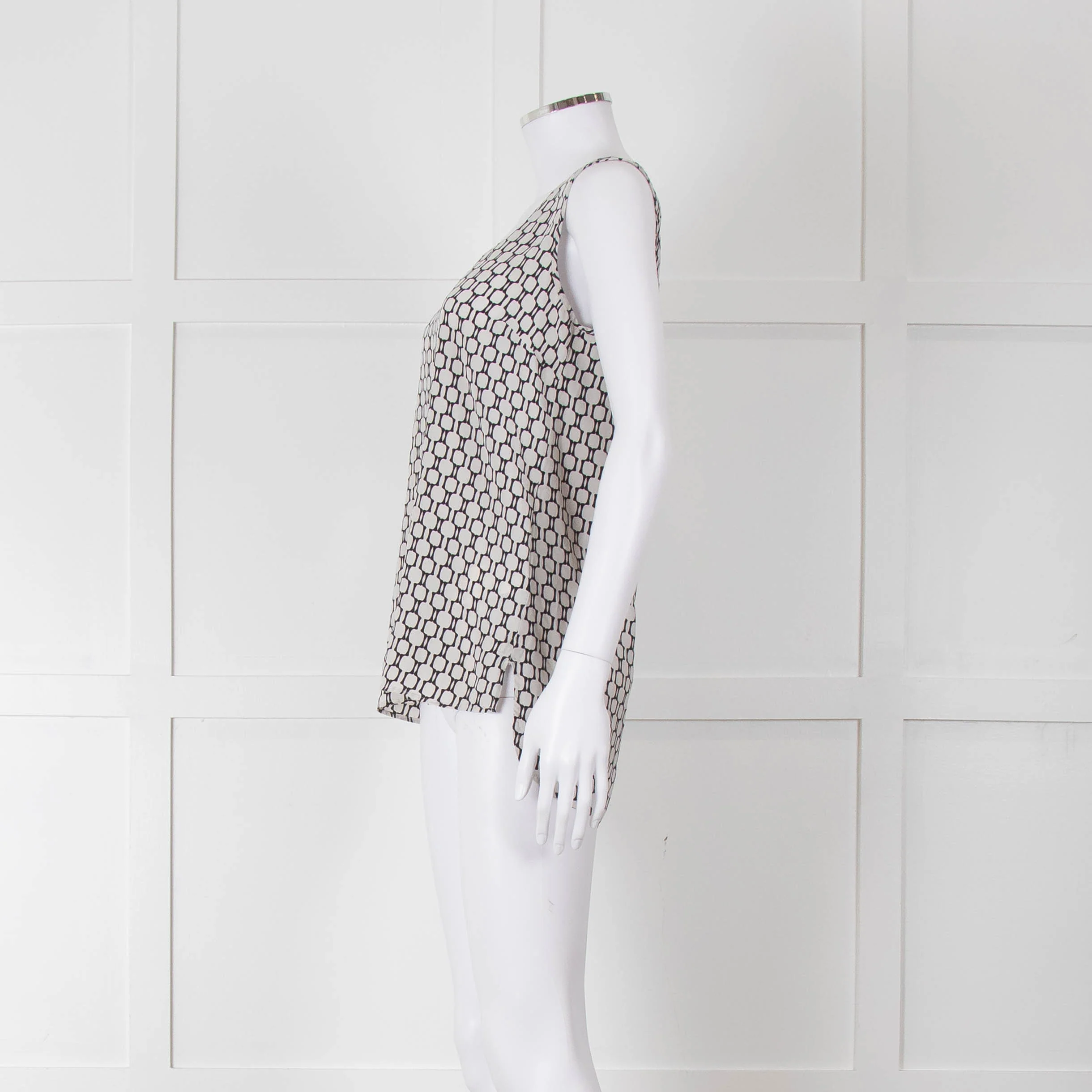 Weekend Max Mara Off White Black Geometric Print Sleeveless Top - Image 7