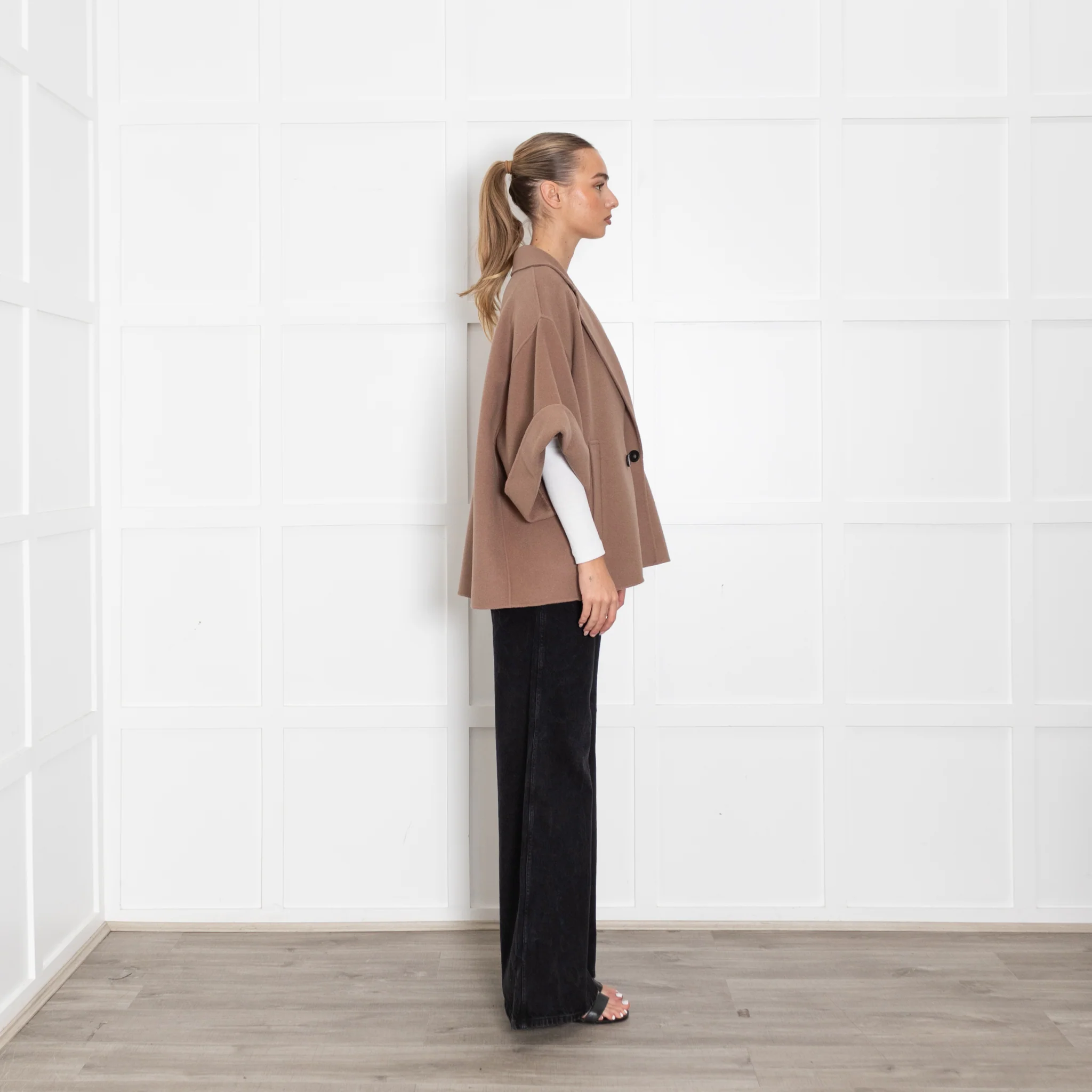 Weekend Max Mara Pera Brown Short Coat with Cropped Sleeves - Image 6
