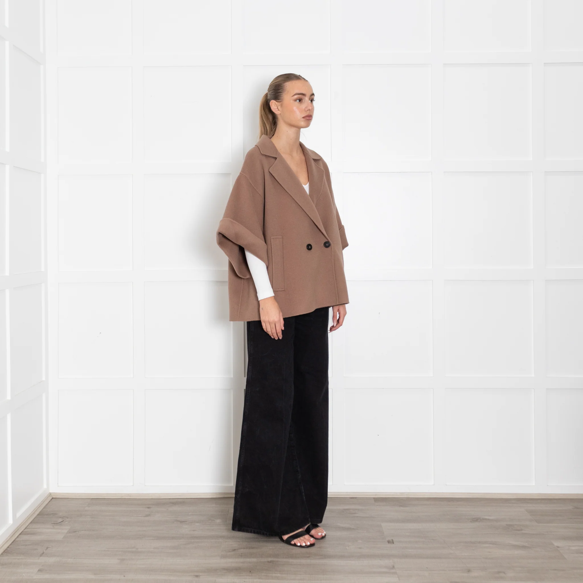 Weekend Max Mara Pera Brown Short Coat with Cropped Sleeves - Image 7