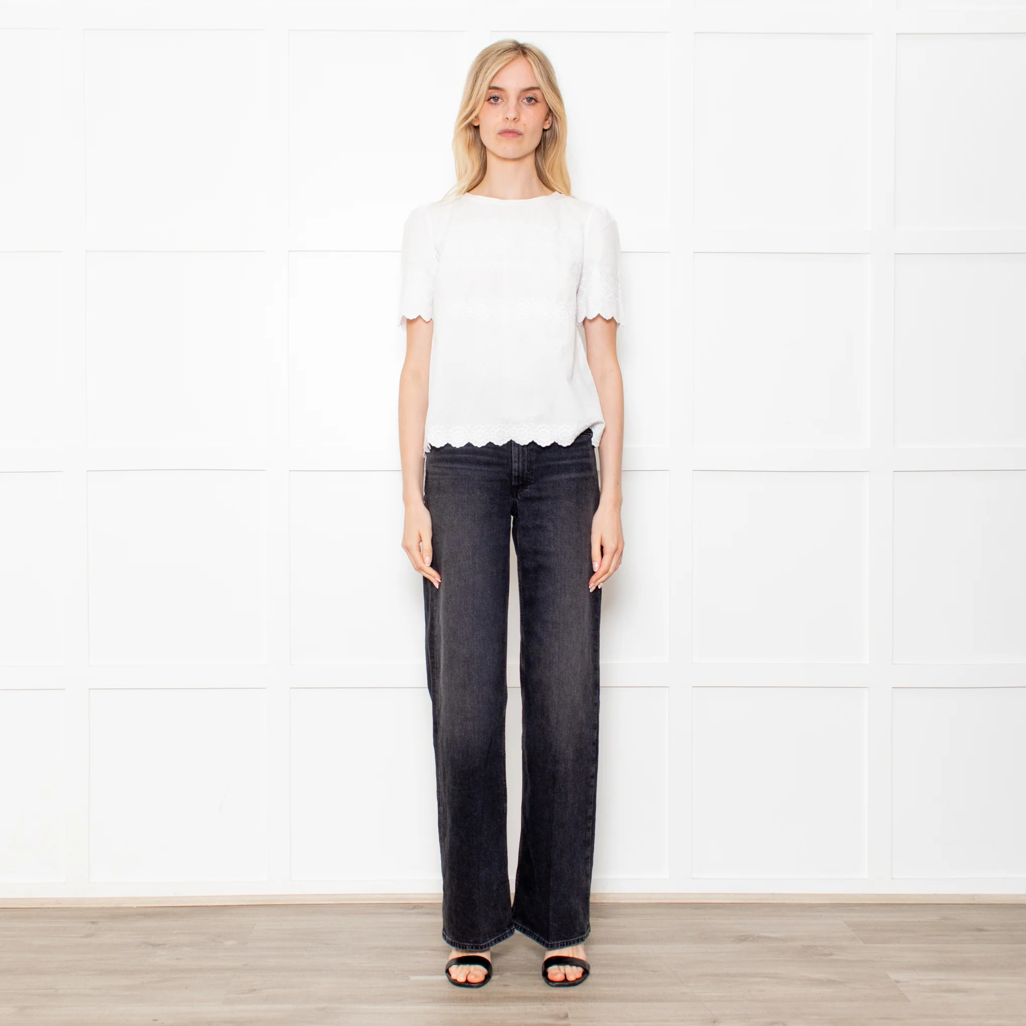 Weekend Max Mara White Top With Embroidered Front & Short Sleeves