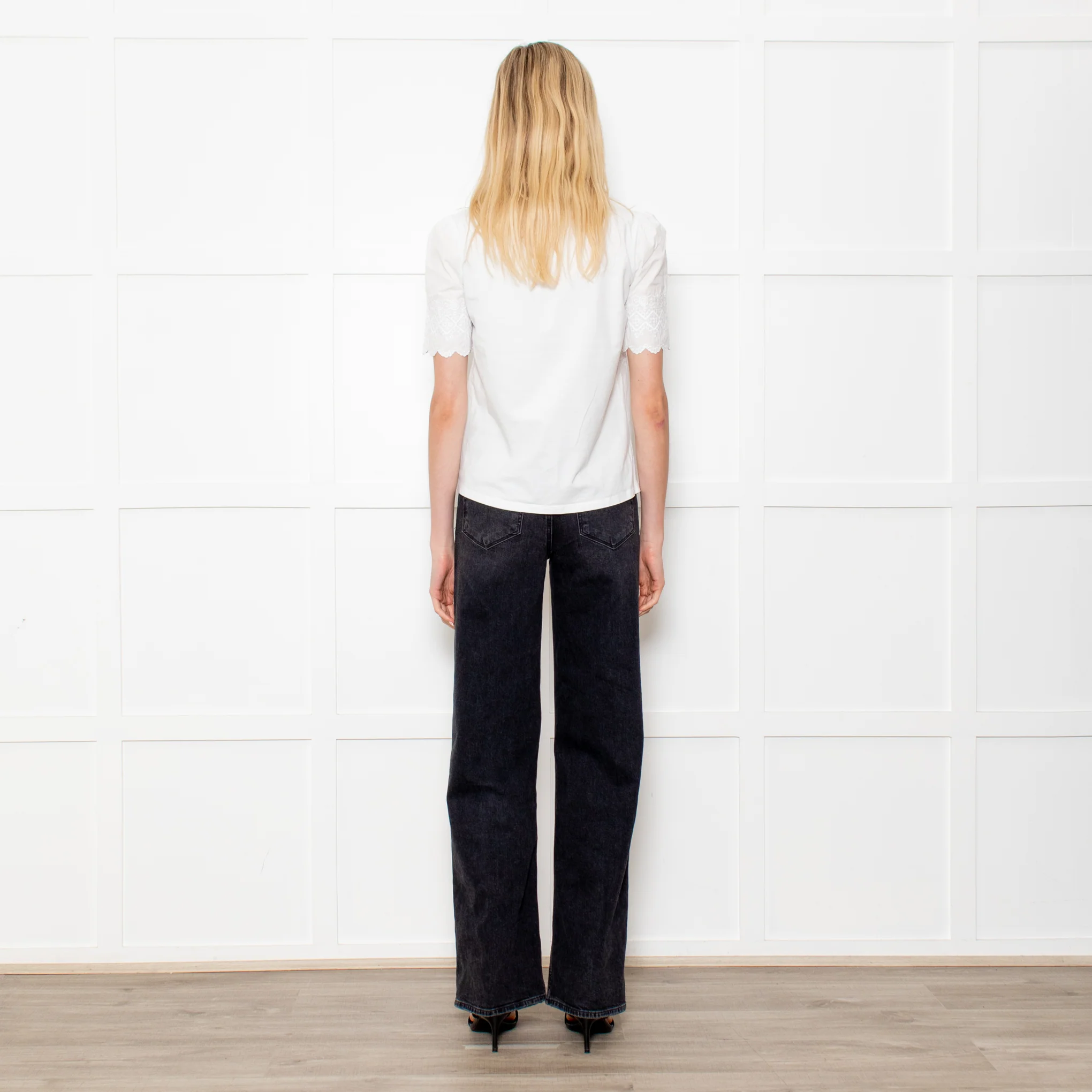 Weekend Max Mara White Top With Embroidered Front & Short Sleeves - Image 5