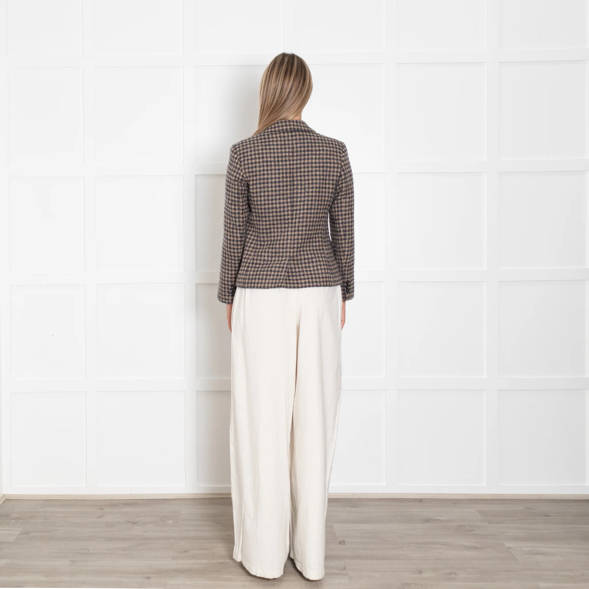 Weekend Max Mara Brown Navy Check Raw Edge Wool Blazer - Image 5